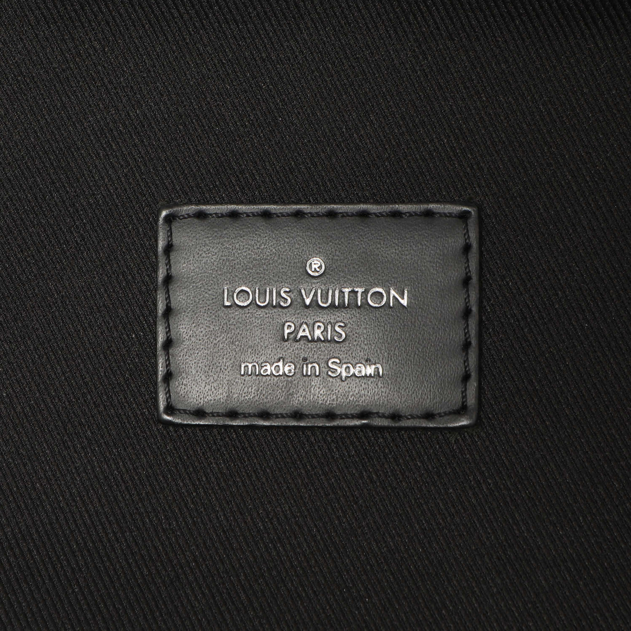 Exclusive Louis Vuitton Damier Graphite Avenue Sling Bag — Alternate View 9