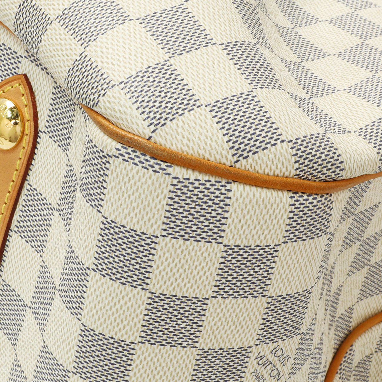Exclusive Louis Vuitton Damier Azur Siracusa GM — Detail View