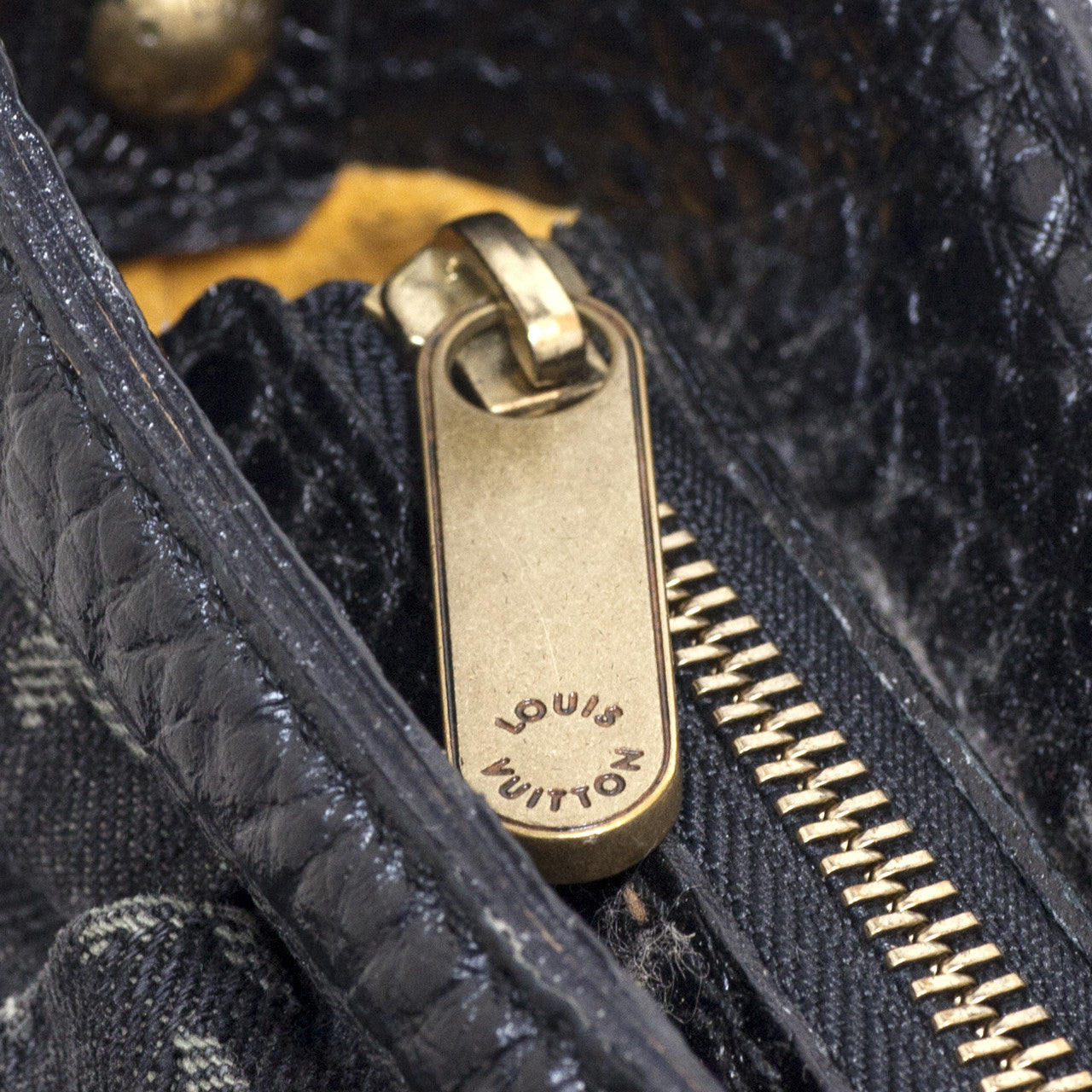 Exclusive Louis Vuitton Denim Mahina XS — Alternate View 10