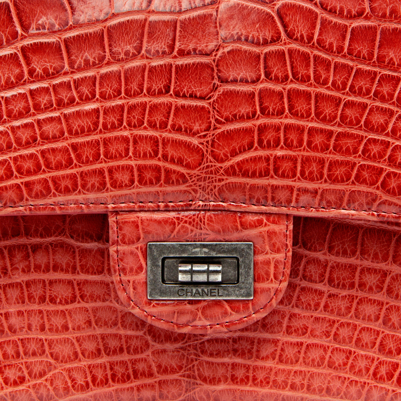 Exclusive Chanel  Red Alligator Reissue 2.55 Double Flap 226 — Alternate View 10