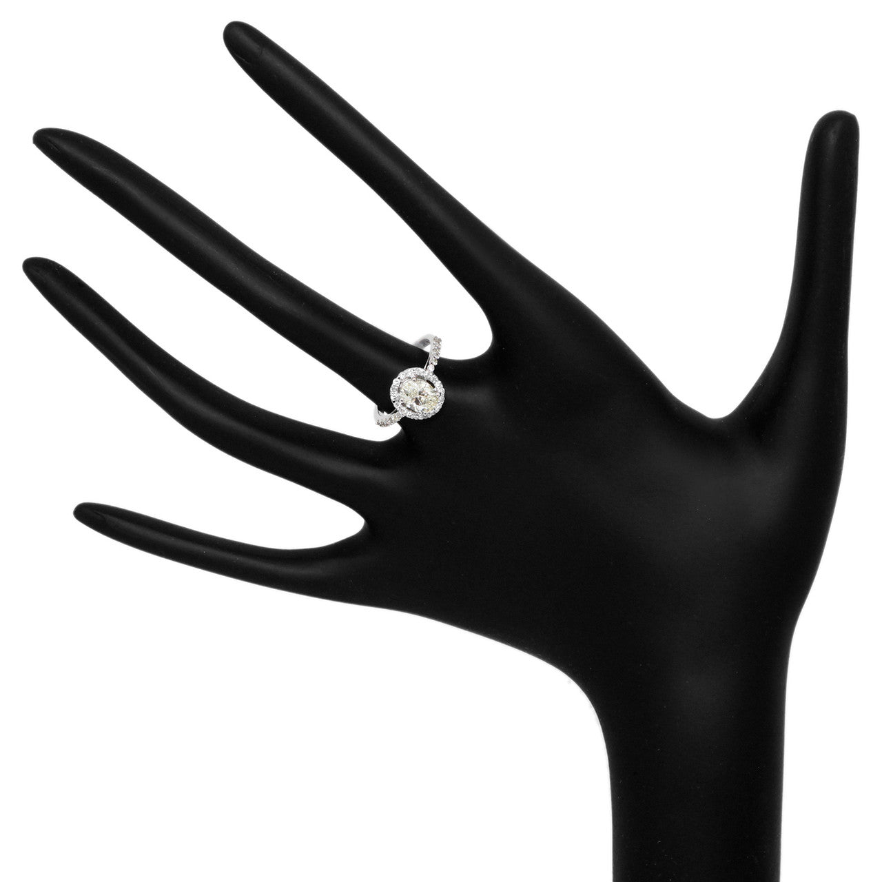 Exclusive 18K White Gold 1.05 Carat Oval Diamond Ring — 4.5 — Top View