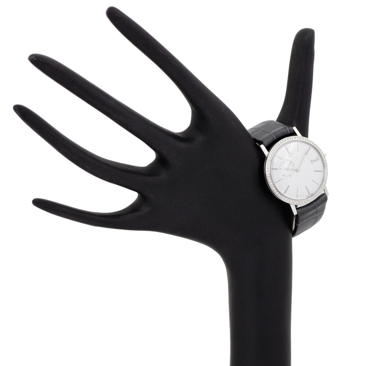 Exclusive Piaget 18K White Gold Diamond 34mm Altiplano Watch GOA39106 — Detail View