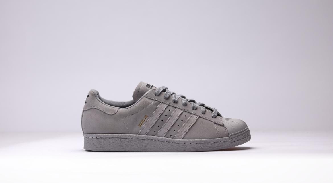 Exclusive adidas Originals Superstar 80s City Series "berlin" — 3.5 — Front View