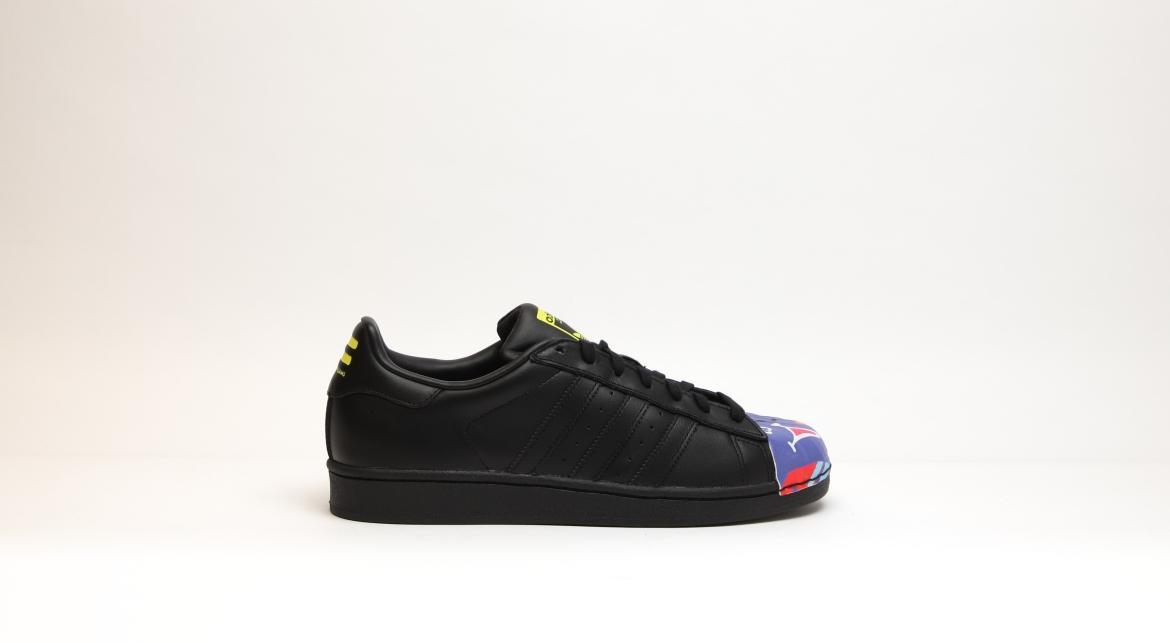 Exclusive adidas Originals Superstar Supershell x Pharrell "Core Black Yellow" — 3.5 — Front View