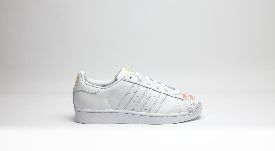 Exclusive adidas Originals Superstar Supershell x Pharrell "Flowers" — 3.5 — Front View