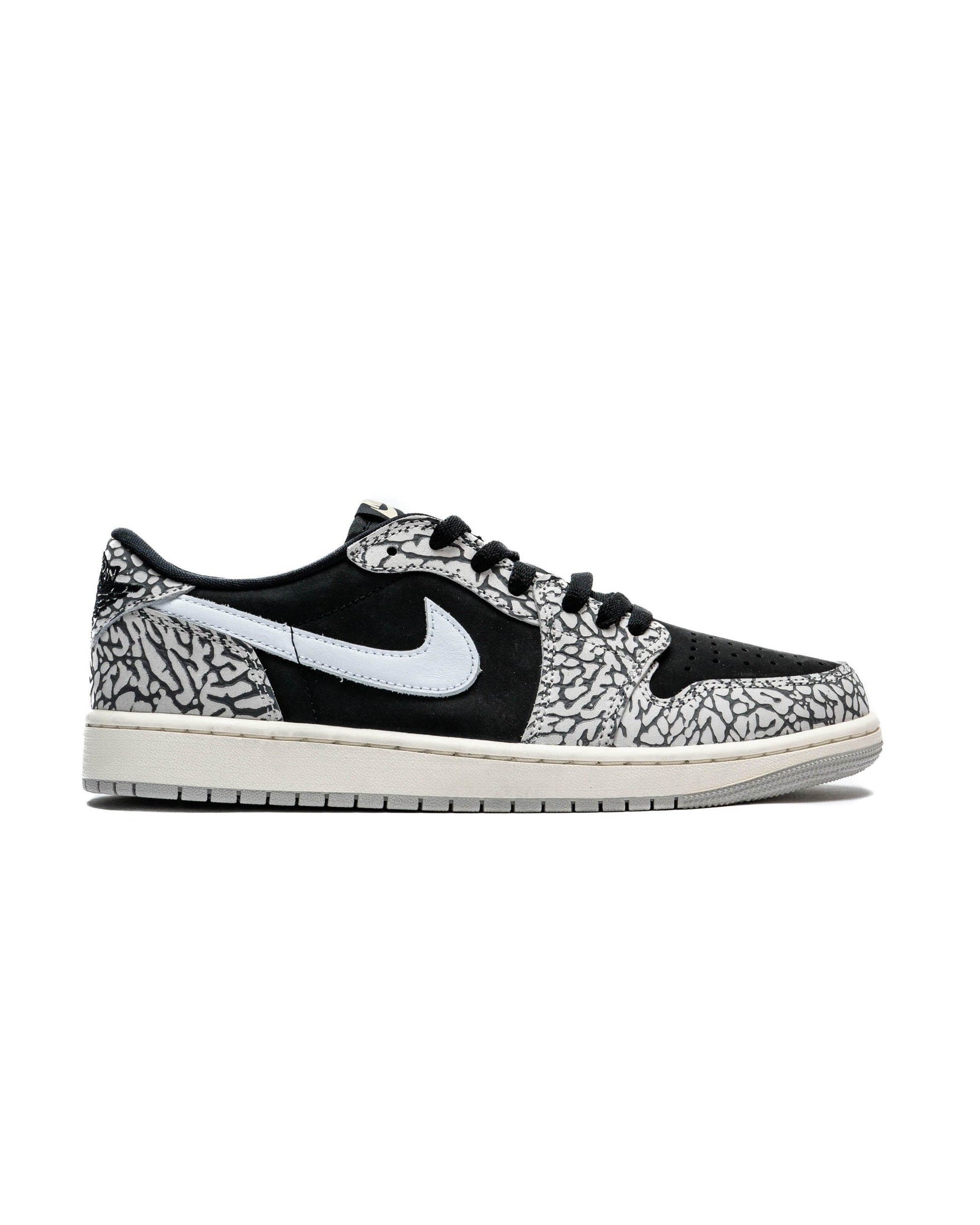 Exclusive Air Jordan 1 RETRO LOW OG — 3.5 — Front View