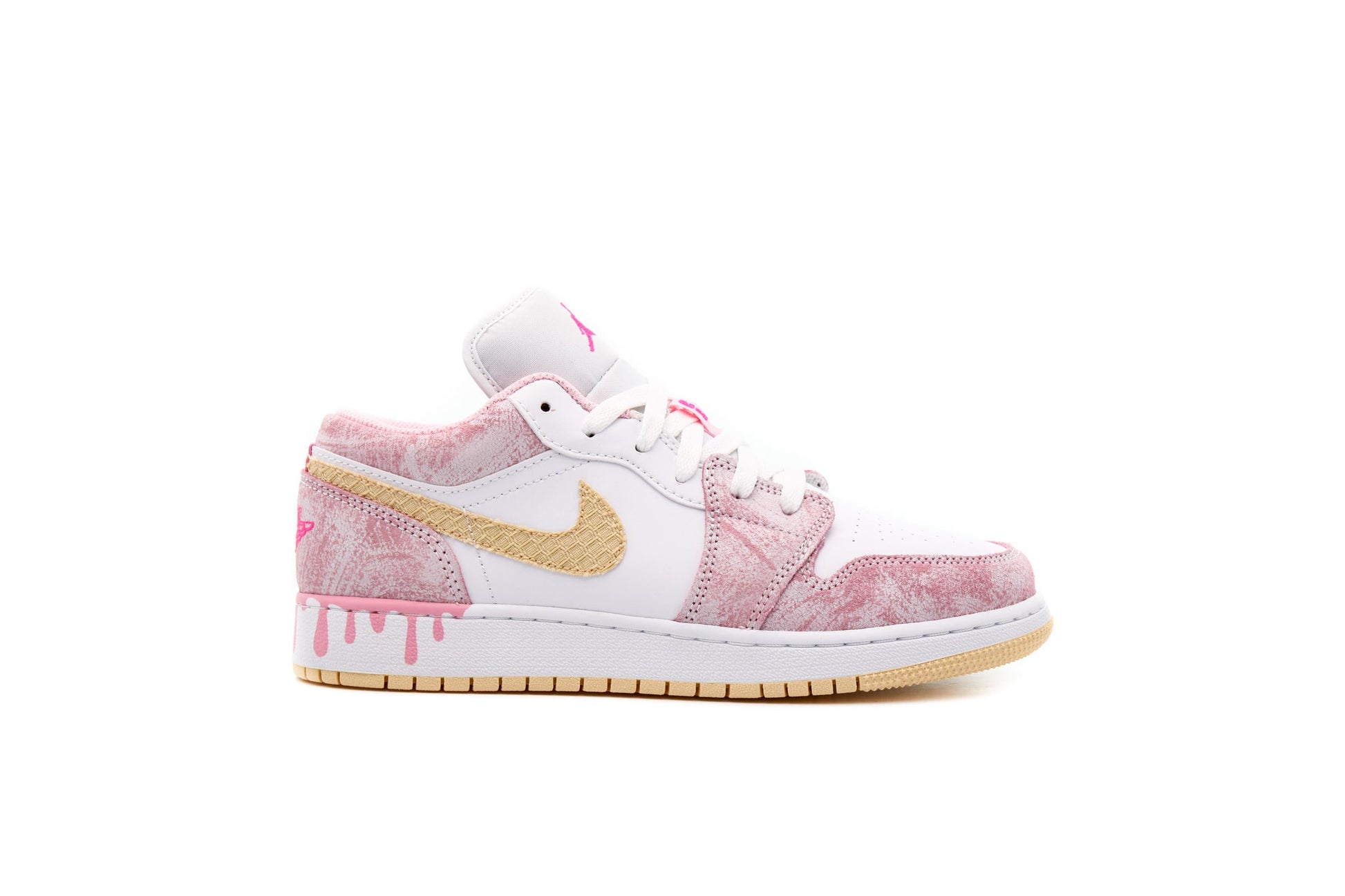 Exclusive Air Jordan 1 LOW SE (GS) "ARCTIC PUNCH" — 3.5Y — Front View