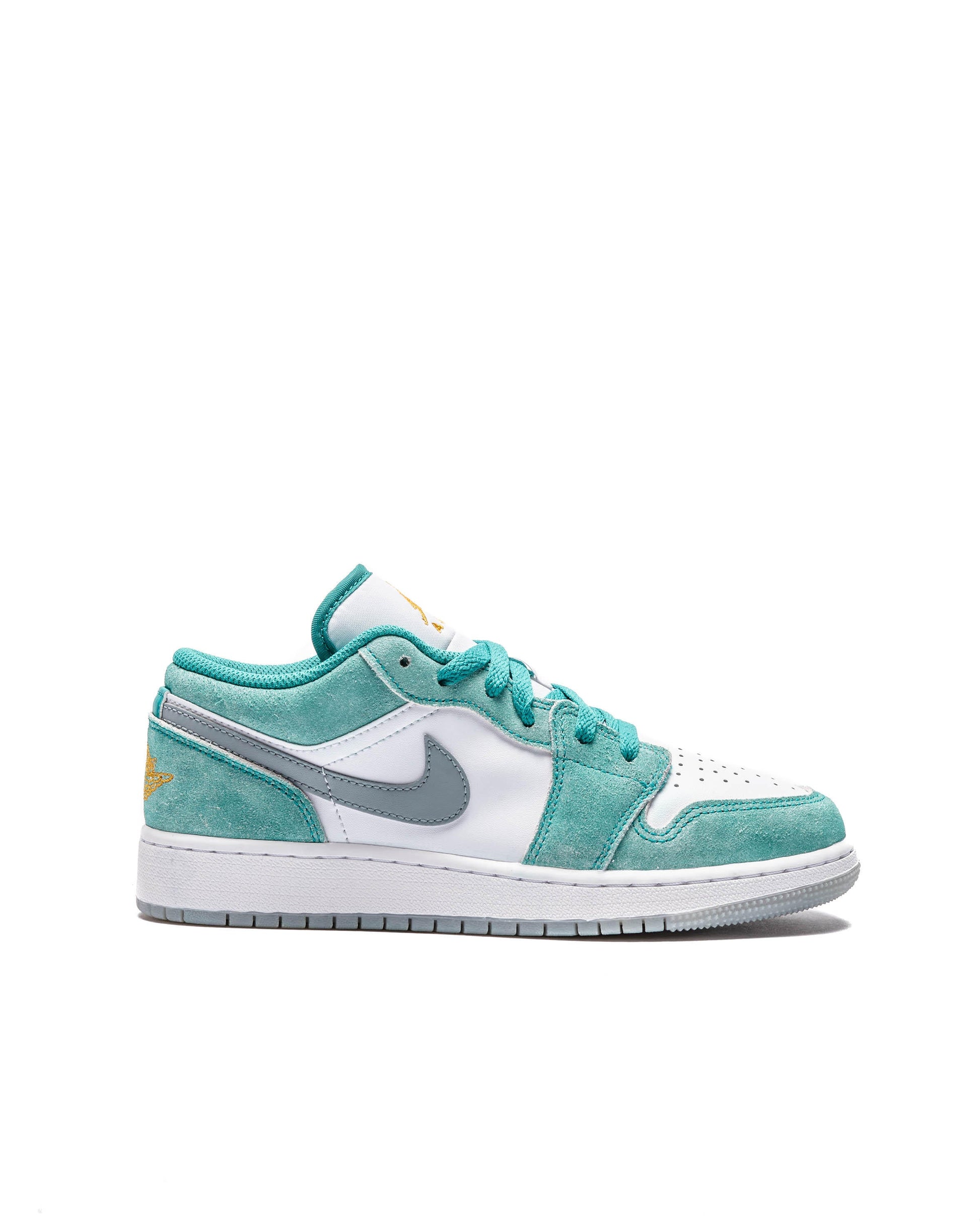 Exclusive Air Jordan 1 LOW SE (GS) — 3.5Y — Front View