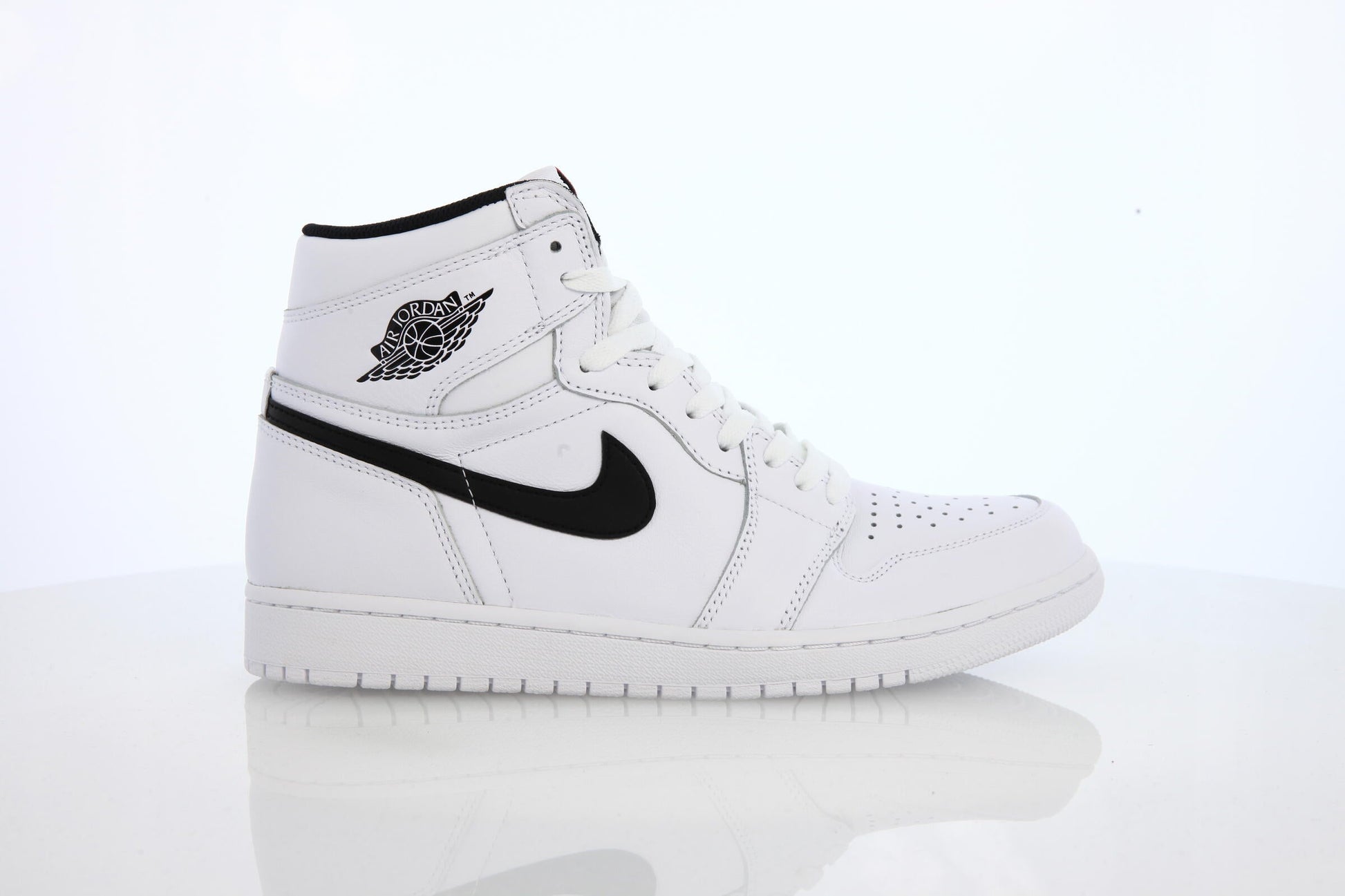 Exclusive Air Jordan 1 Retro High OG "White" — 3.5 — Front View