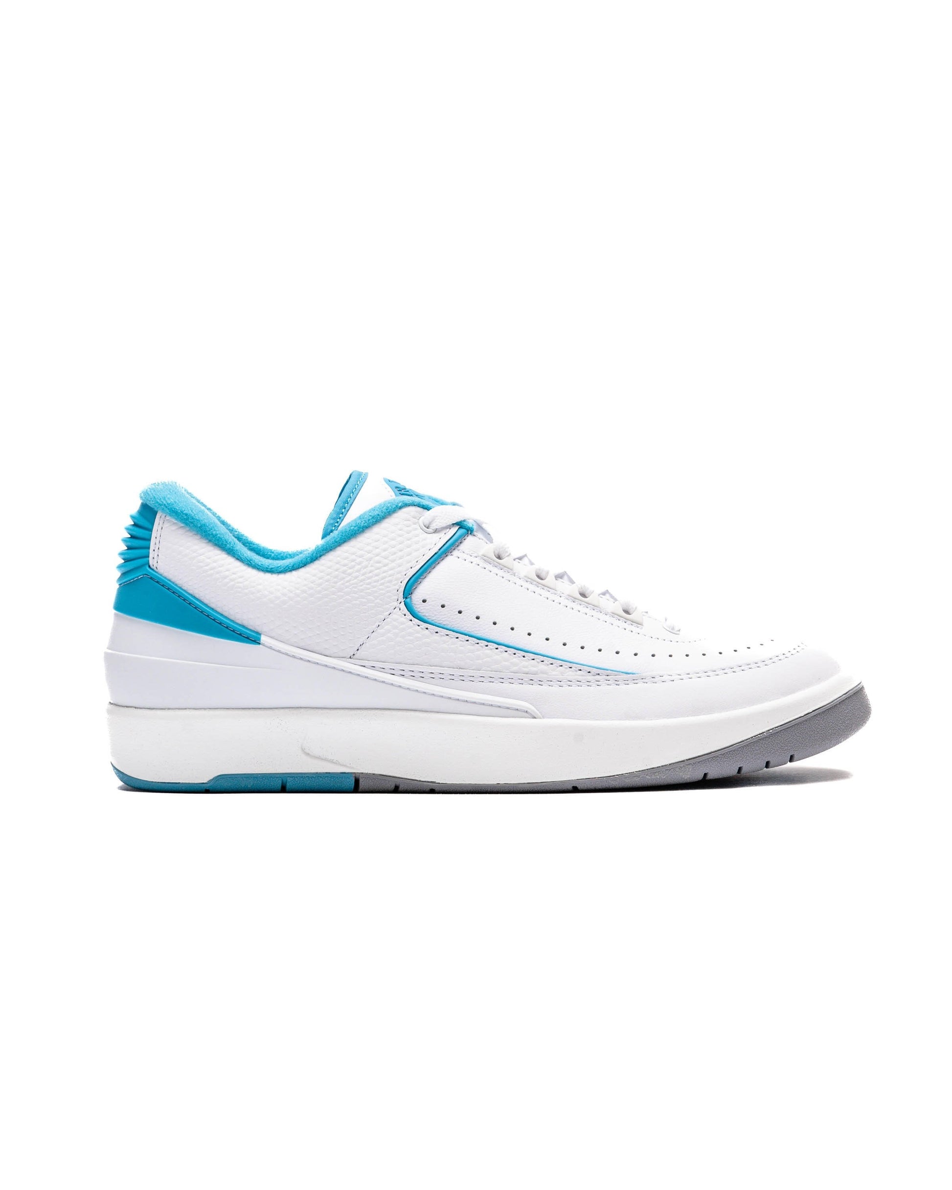 Exclusive Air Jordan 2 RETRO LOW 'UNC' — 3.5 — Front View