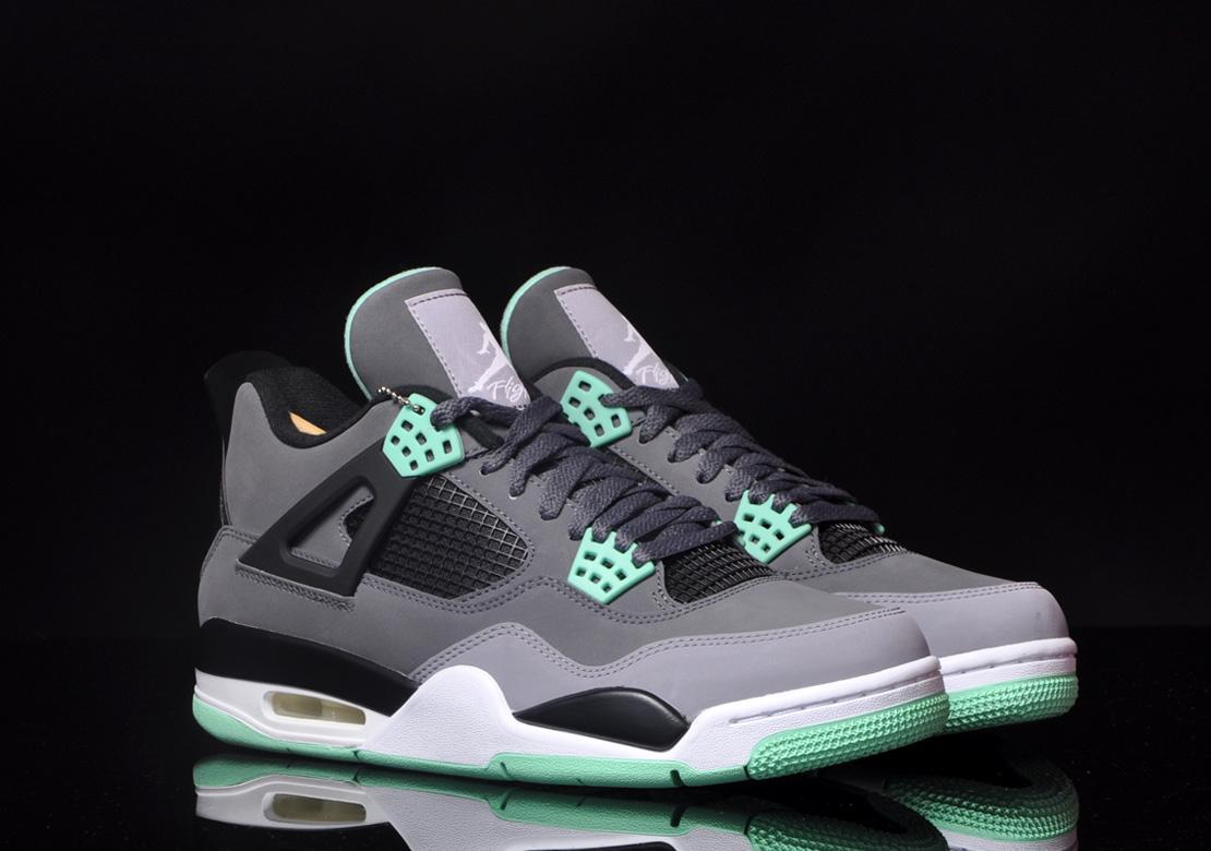 Exclusive Air Jordan 4 Retro — 3.5 — Front View
