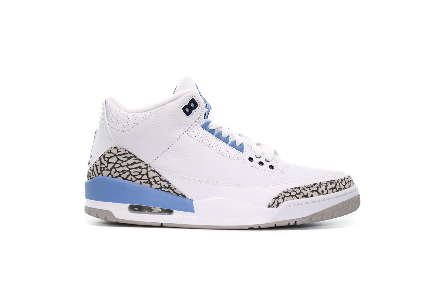 Exclusive Air Jordan AIR JORDAN 3 RETRO "UNC" — 3.5 — Front View