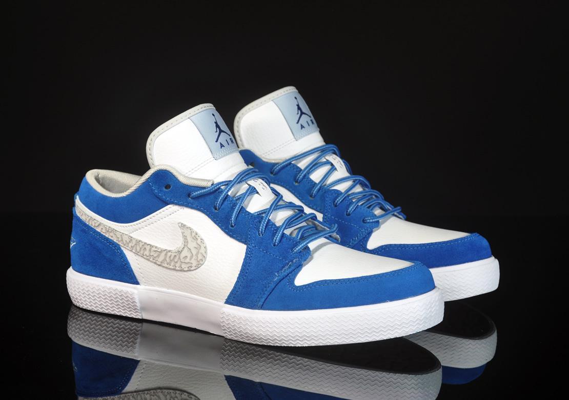 Exclusive Air Jordan Retro V.1 — 3.5 — Front View