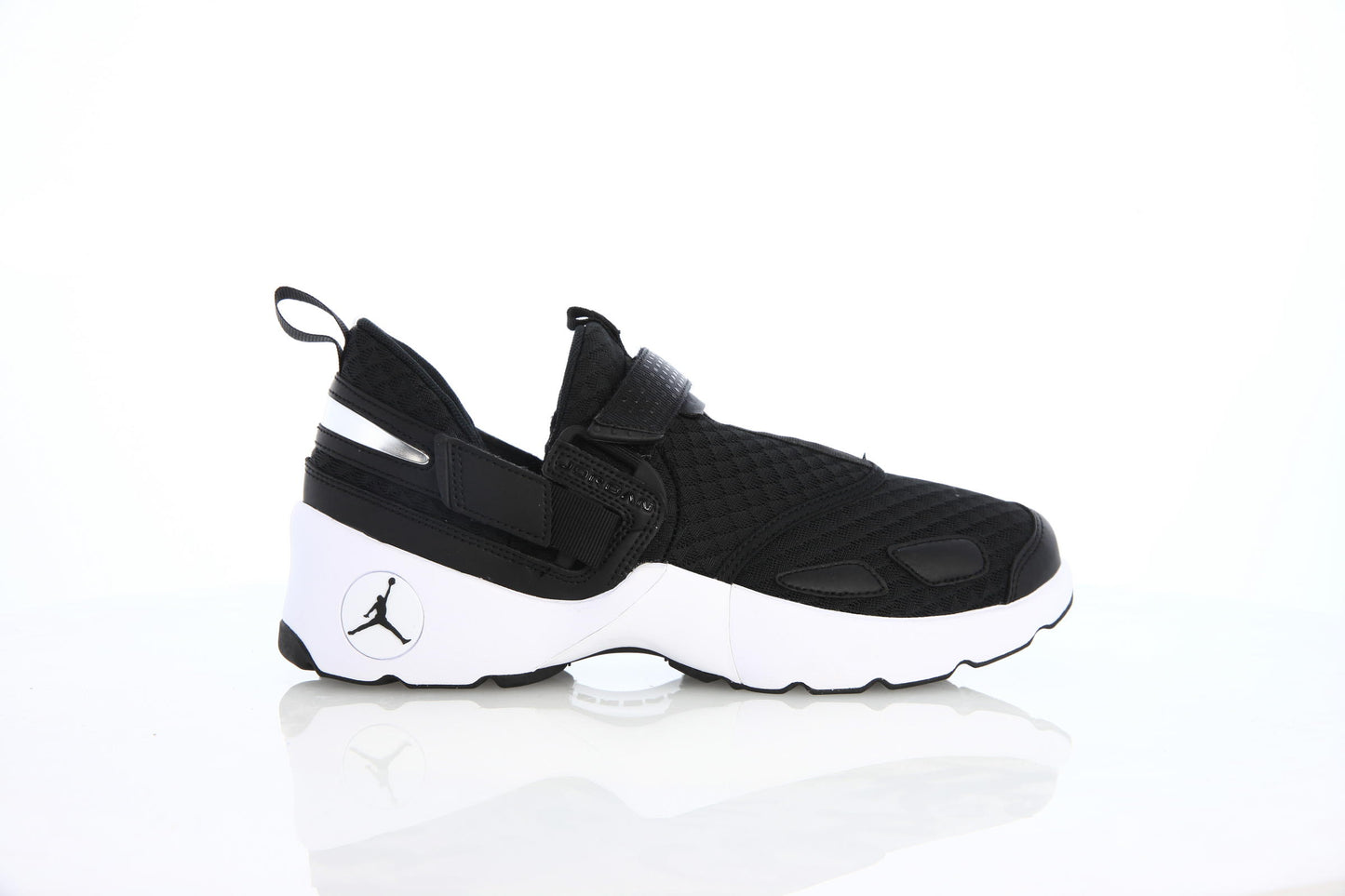 Exclusive Air Jordan Trunner Lx "Black" — 3.5 — Front View