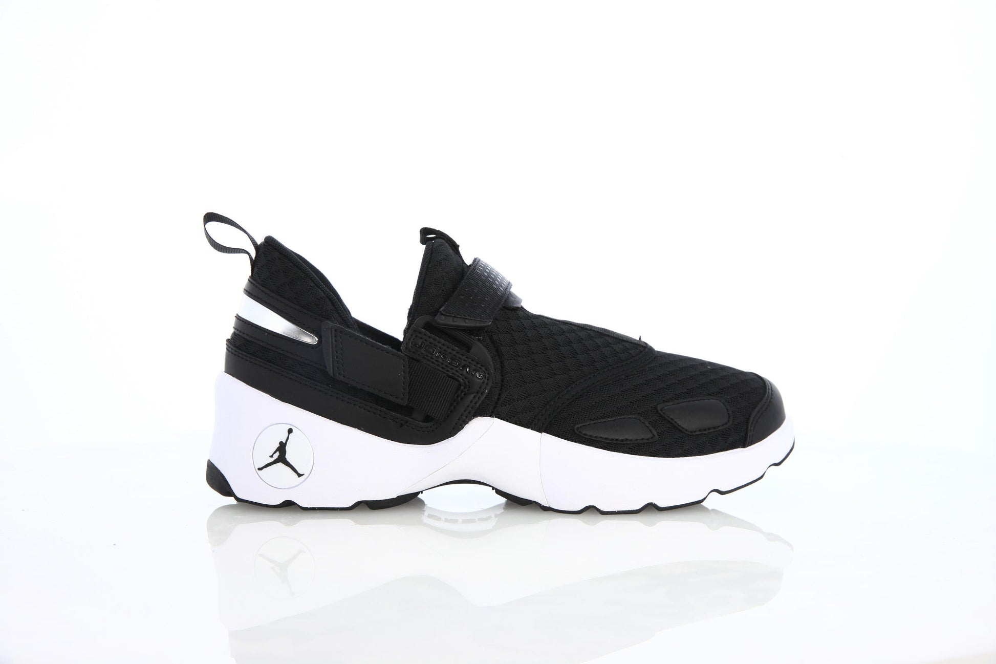 Exclusive Air Jordan Trunner Lx "Black" — 3.5 — Front View