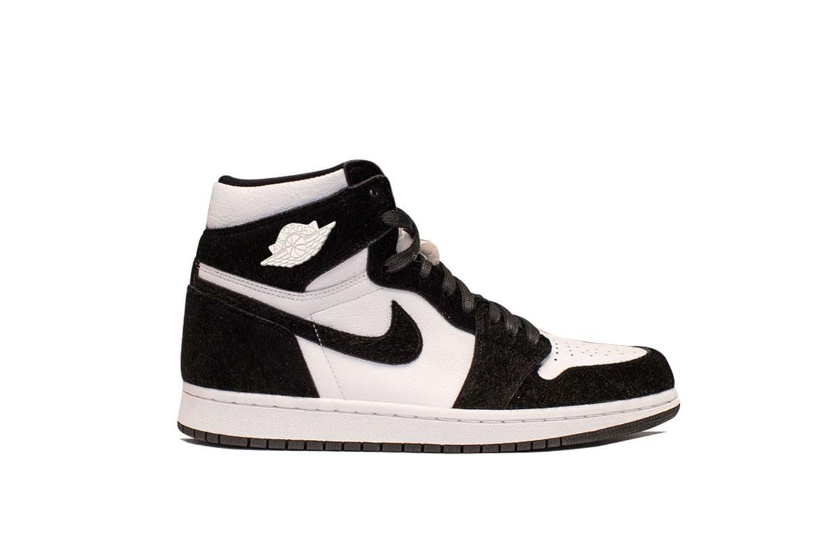 Exclusive Air Jordan Wmns 1 High OG "Black" — 5 — Front View