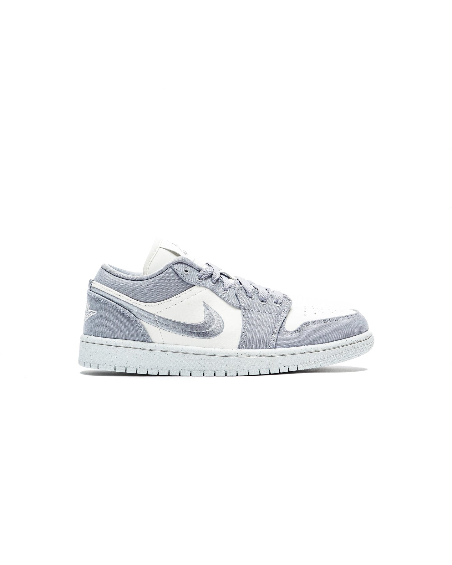 Exclusive Air Jordan WMNS 1 LOW SE — 5 — Front View
