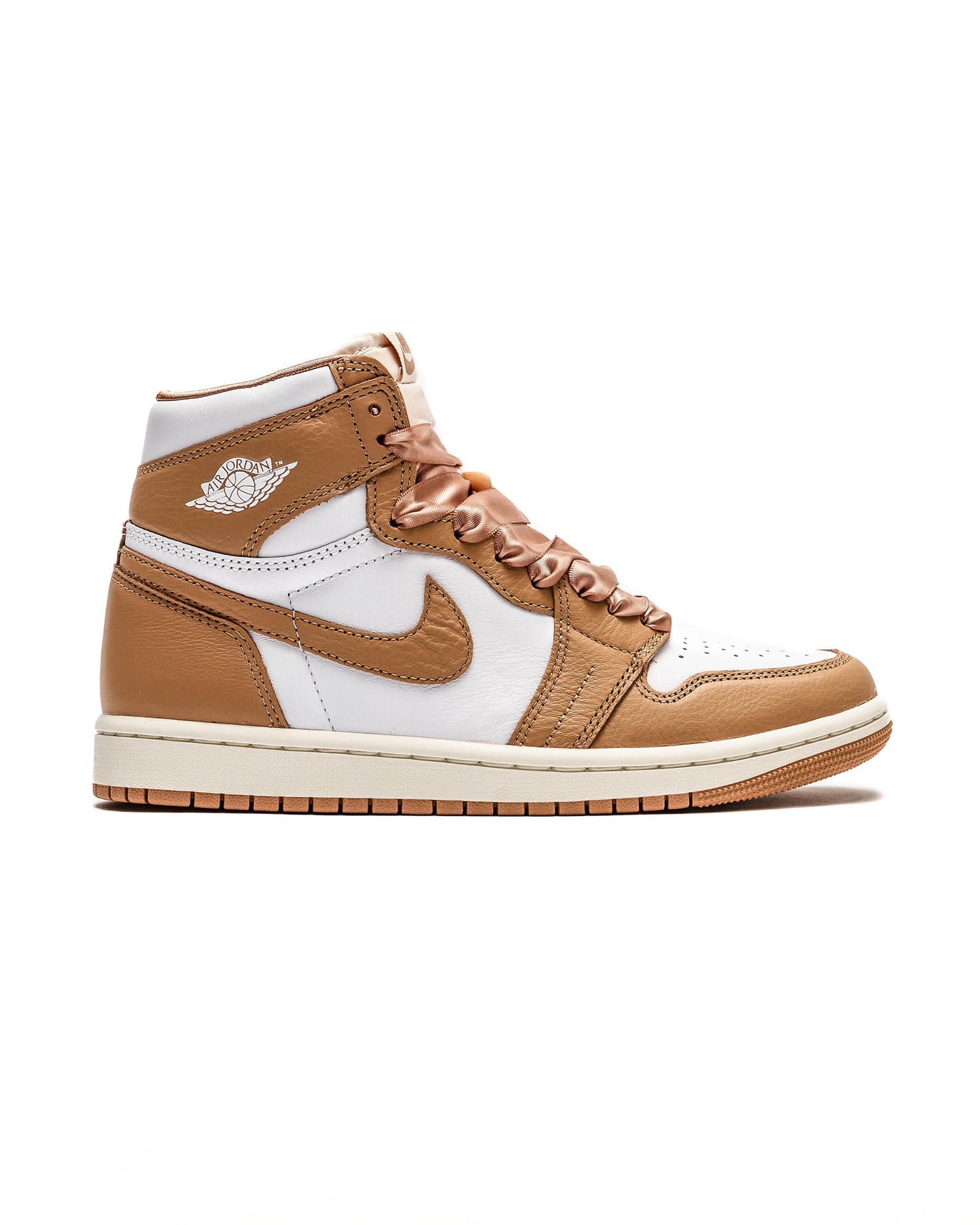Exclusive Air Jordan WMNS 1 RETRO HI OG — 5 — Front View