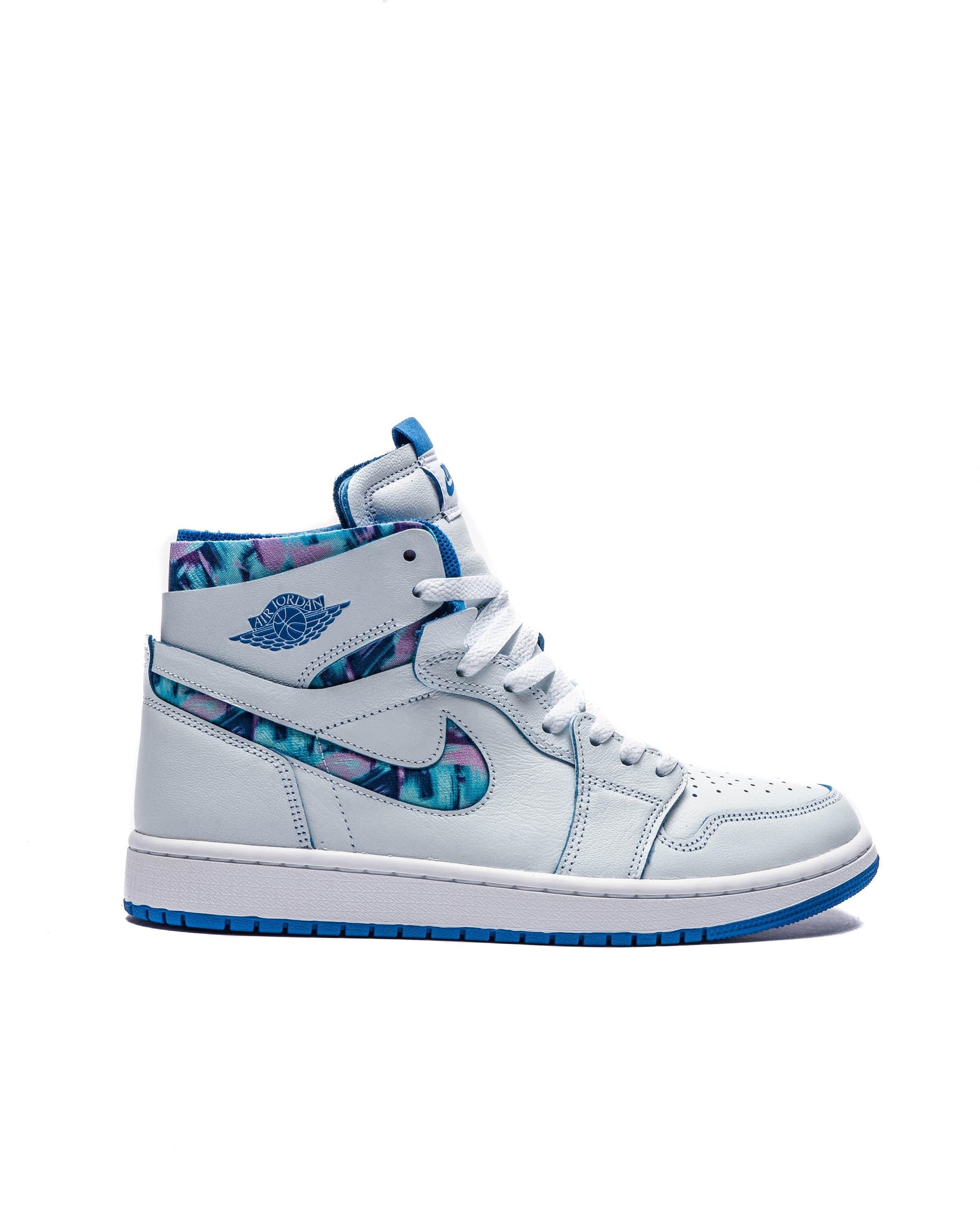 Exclusive Air Jordan Wmns 1 ZM AIR CMFT GC — 5 — Front View