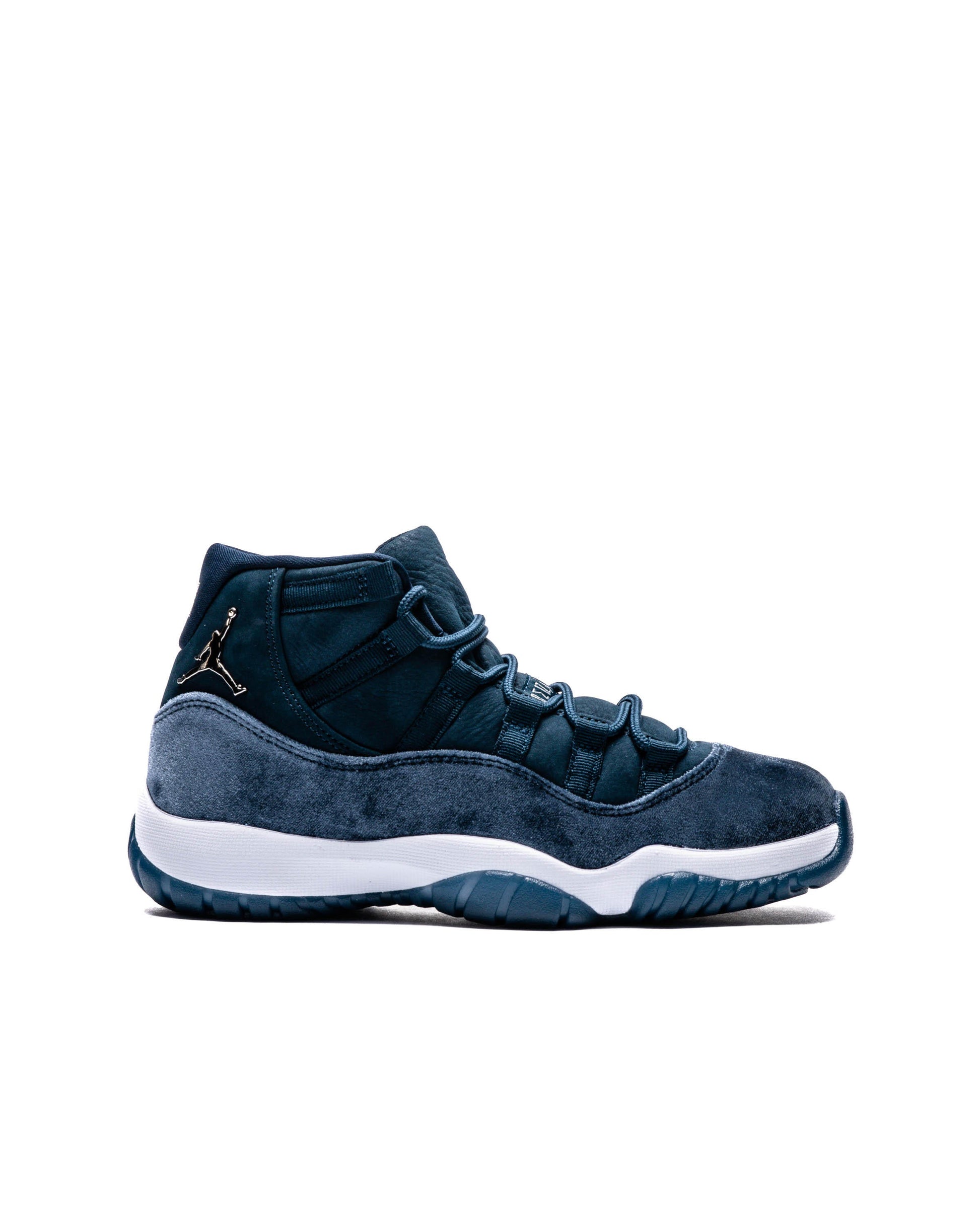 Exclusive Air Jordan WMNS 11 RETRO — 5 — Front View