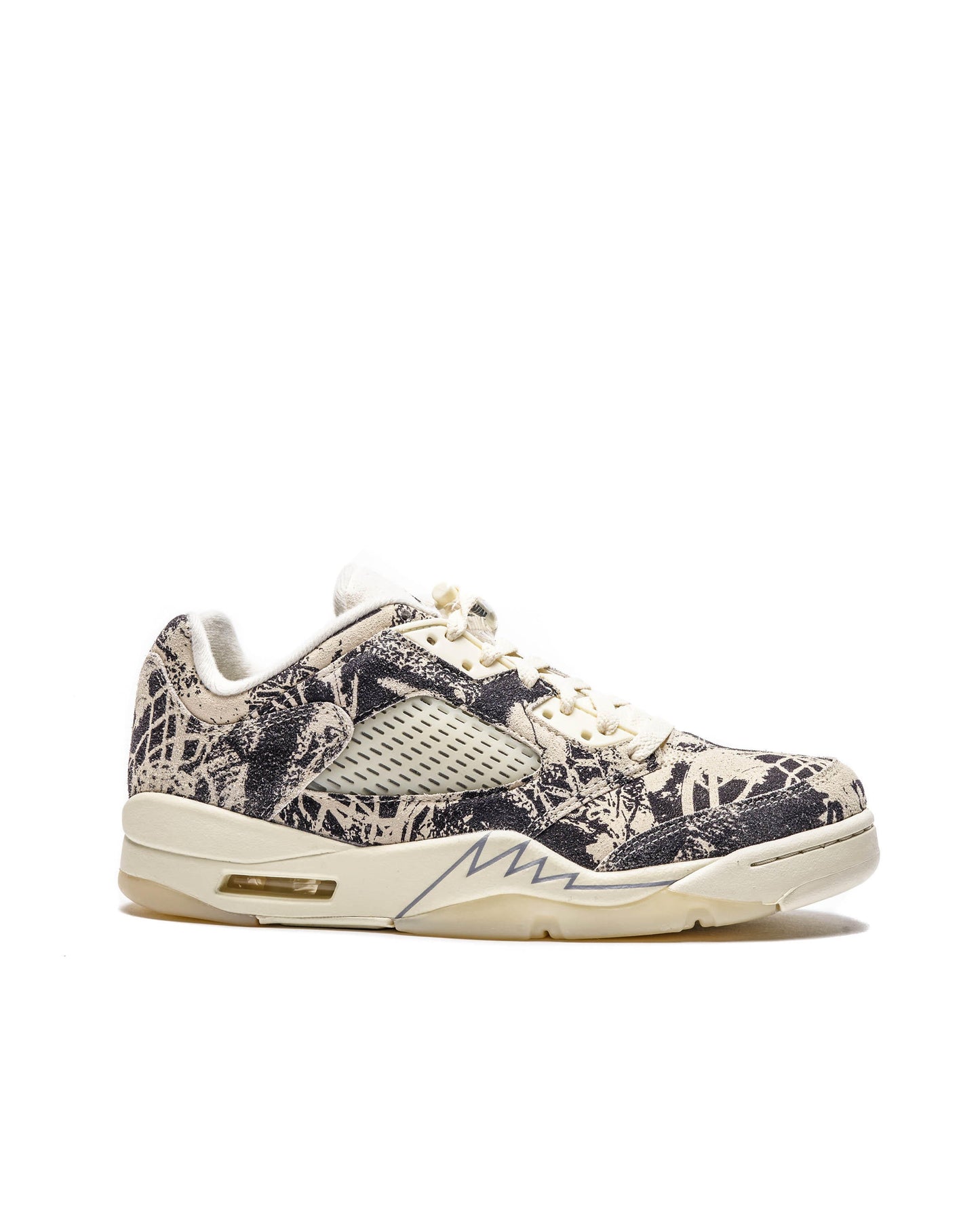 Exclusive Air Jordan WMNS 5 RETRO LOW — 5 — Front View
