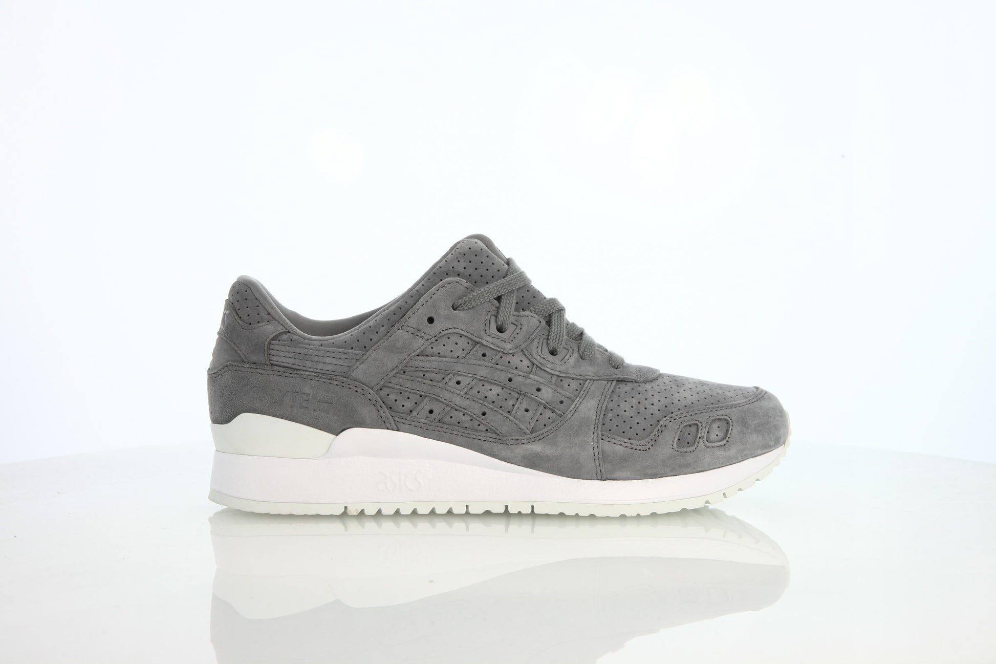 Exclusive Asics Gel-Lyte III "Aluminum" — 4 — Front View