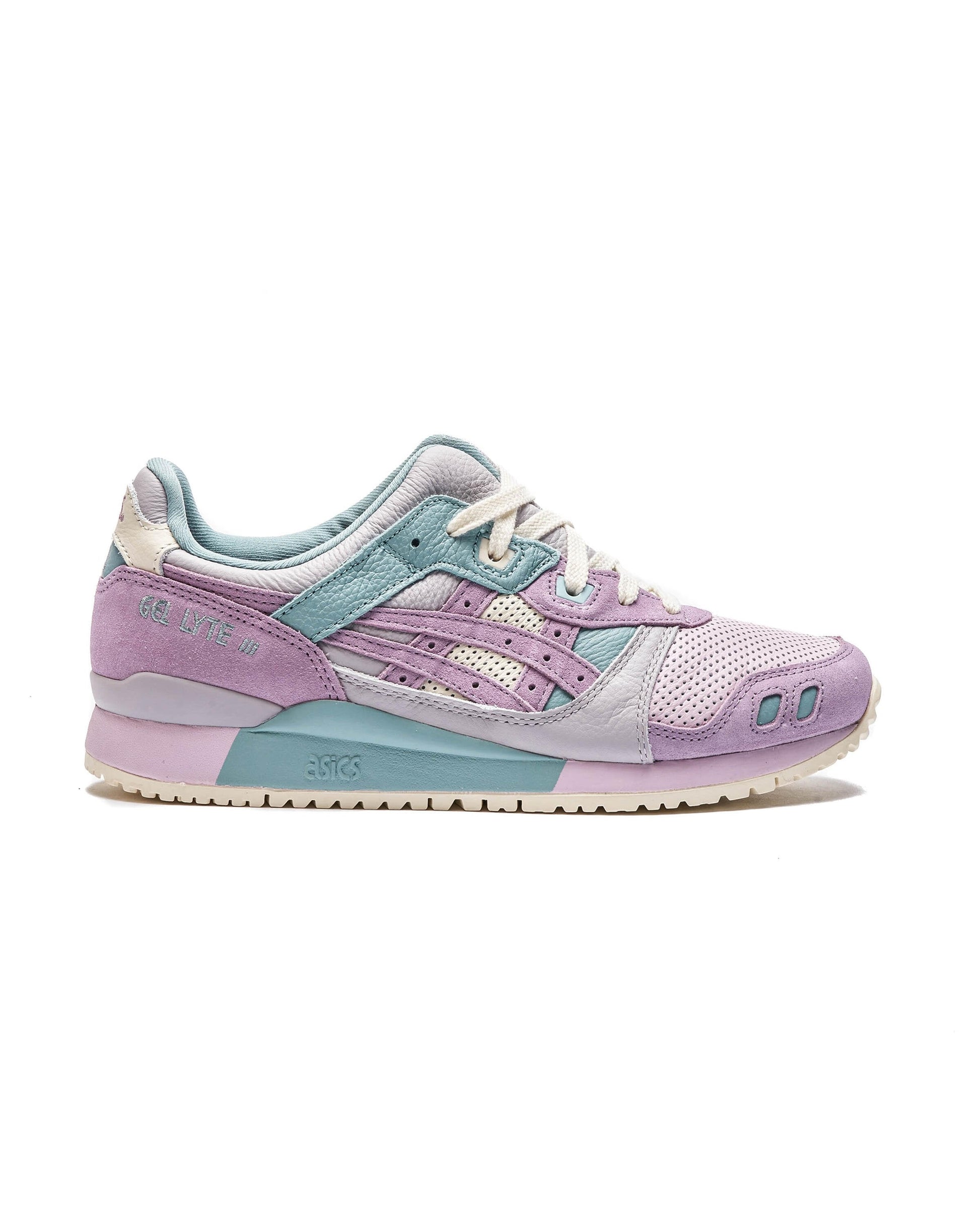 Exclusive Asics GEL-LYTE III OG — 4 — Front View