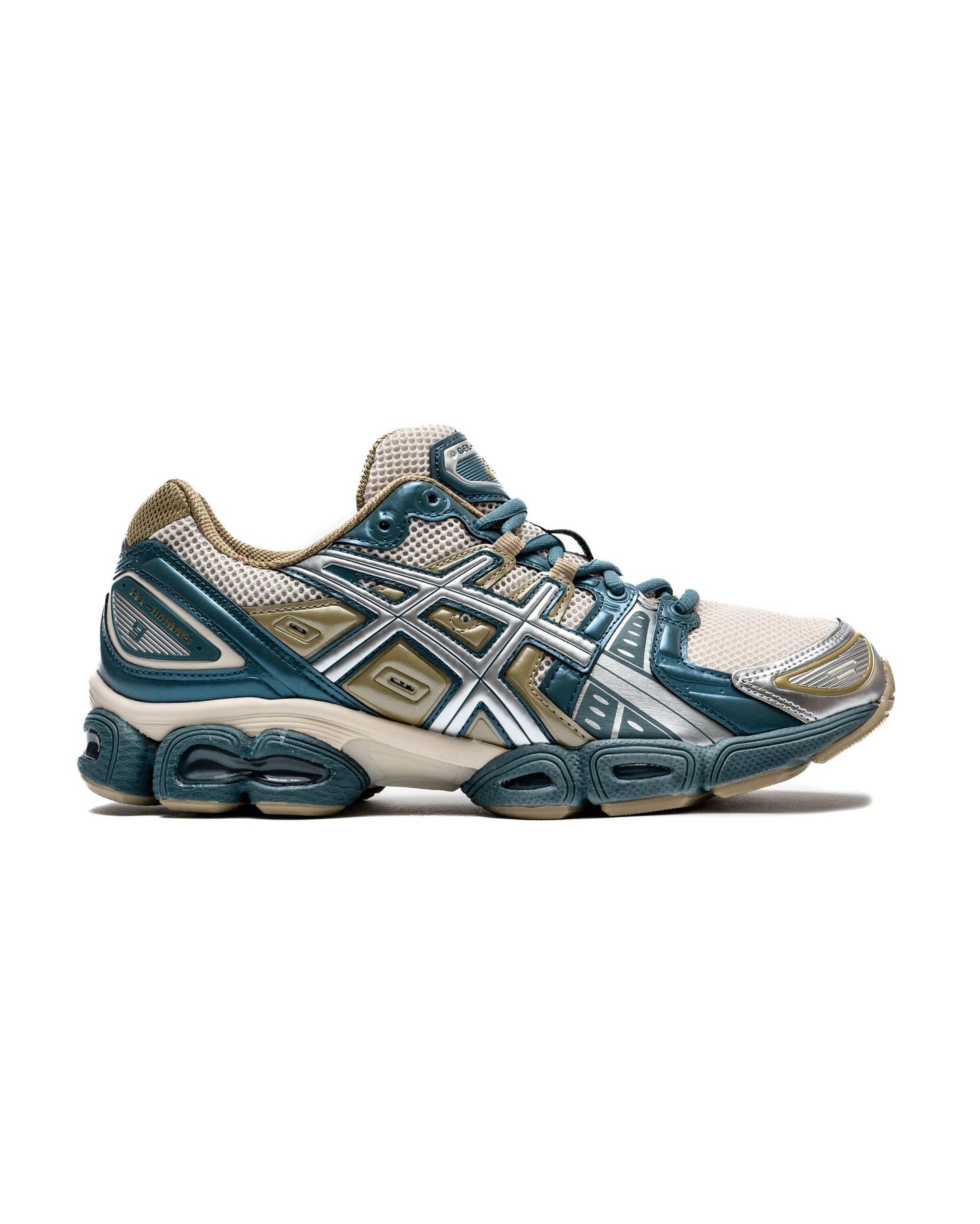 Exclusive Asics GEL-NIMBUS 9 — 4 — Front View