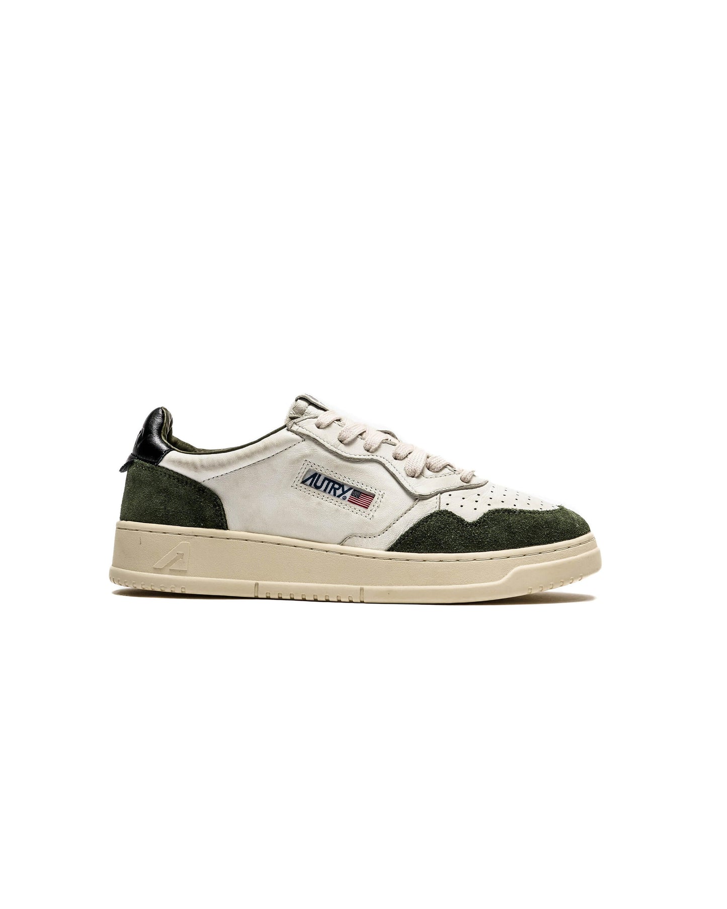 Exclusive Autry Action Shoes MEDALIST LOW — 6 — Front View