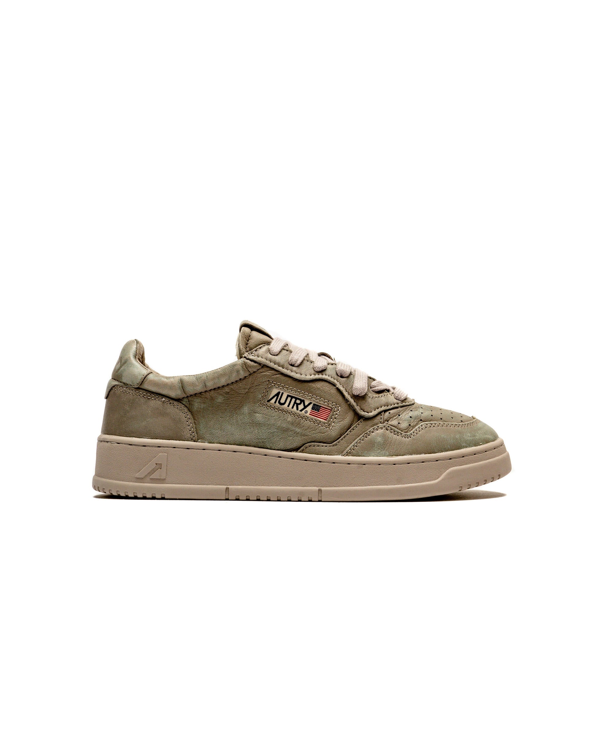 Exclusive Autry Action Shoes MEDALIST LOW — 6 — Front View