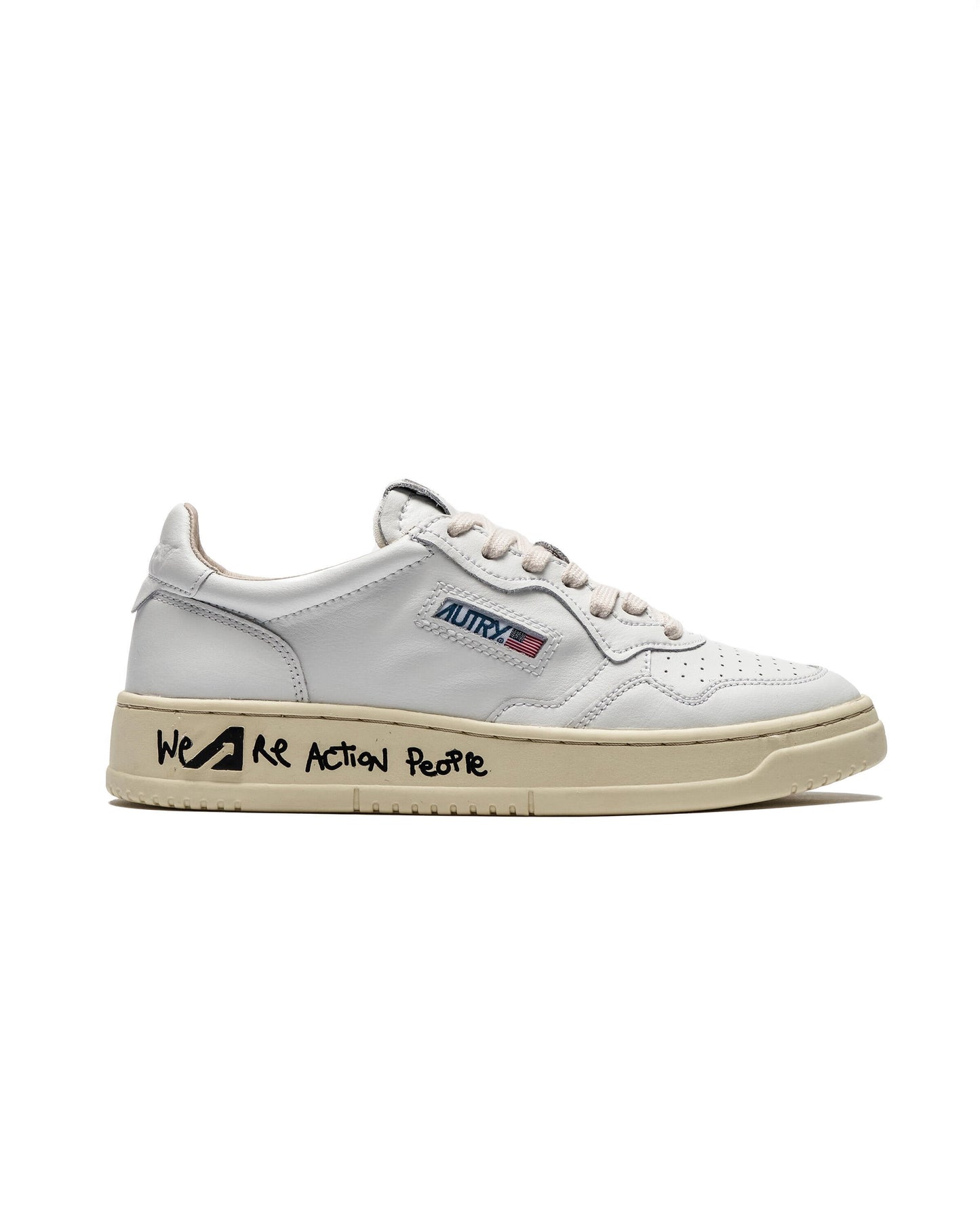 Exclusive Autry Action Shoes WMNS MEDALIST LOW — 5 — Front View