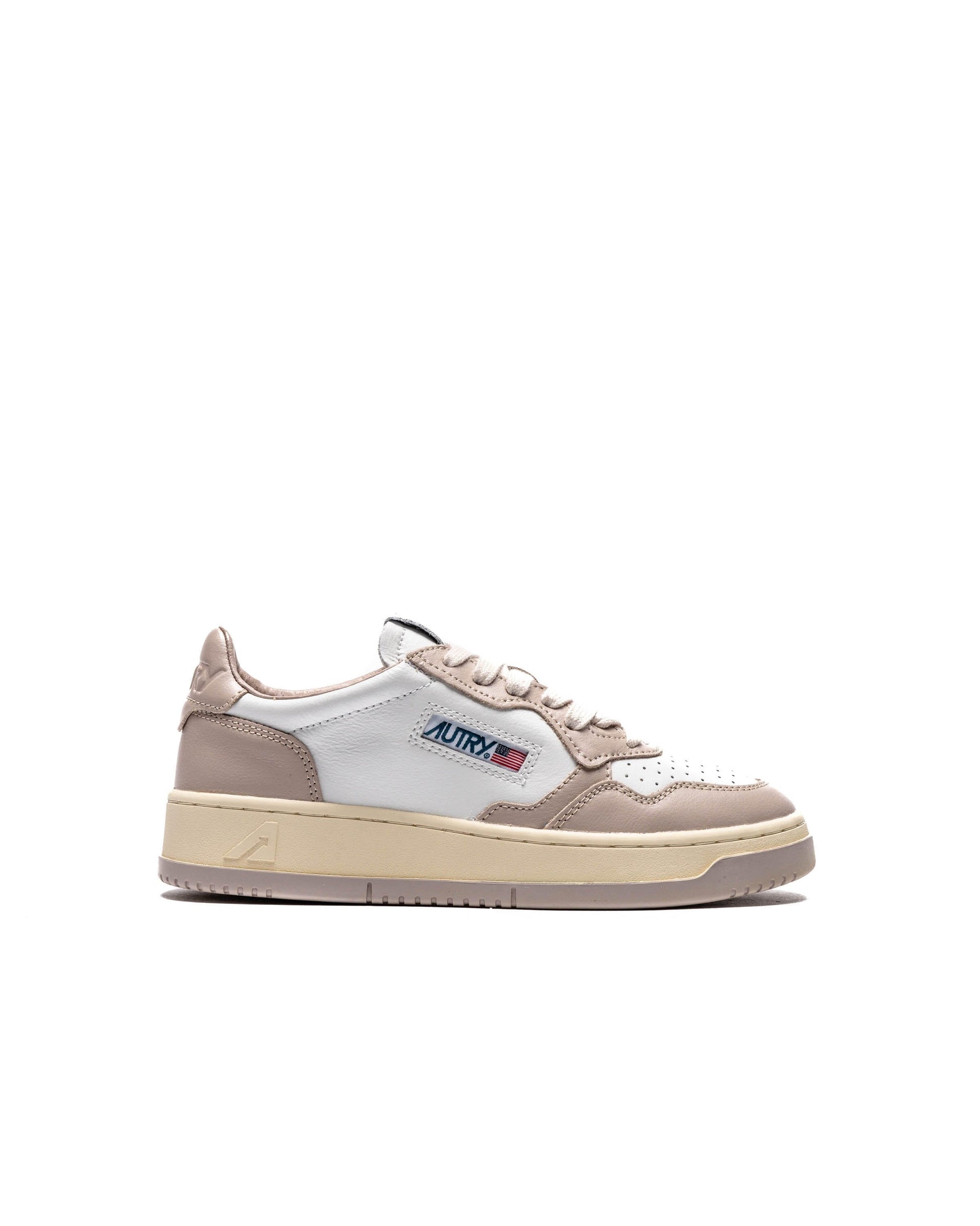 Exclusive Autry Action Shoes WMNS MEDALIST LOW — 5 — Front View
