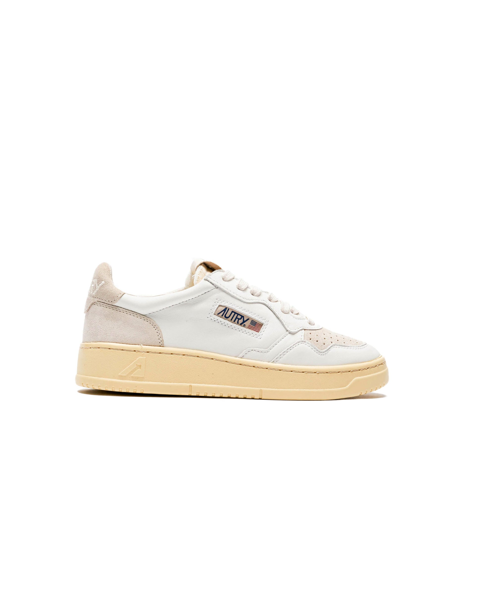 Exclusive Autry Action Shoes WMNS MEDALIST LOW — 5 — Front View