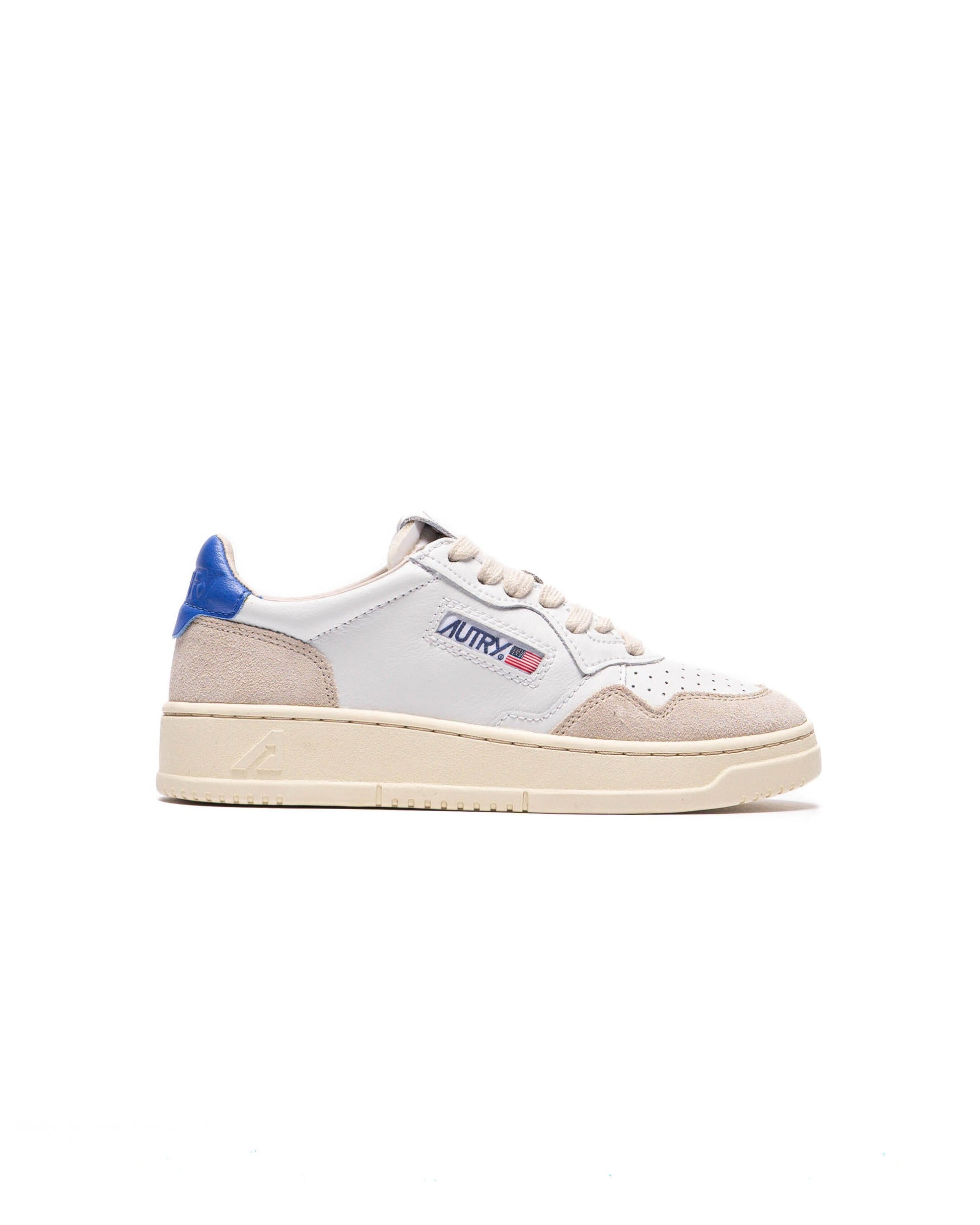 Exclusive Autry Action Shoes WMNS Medalist Low — 5 — Front View