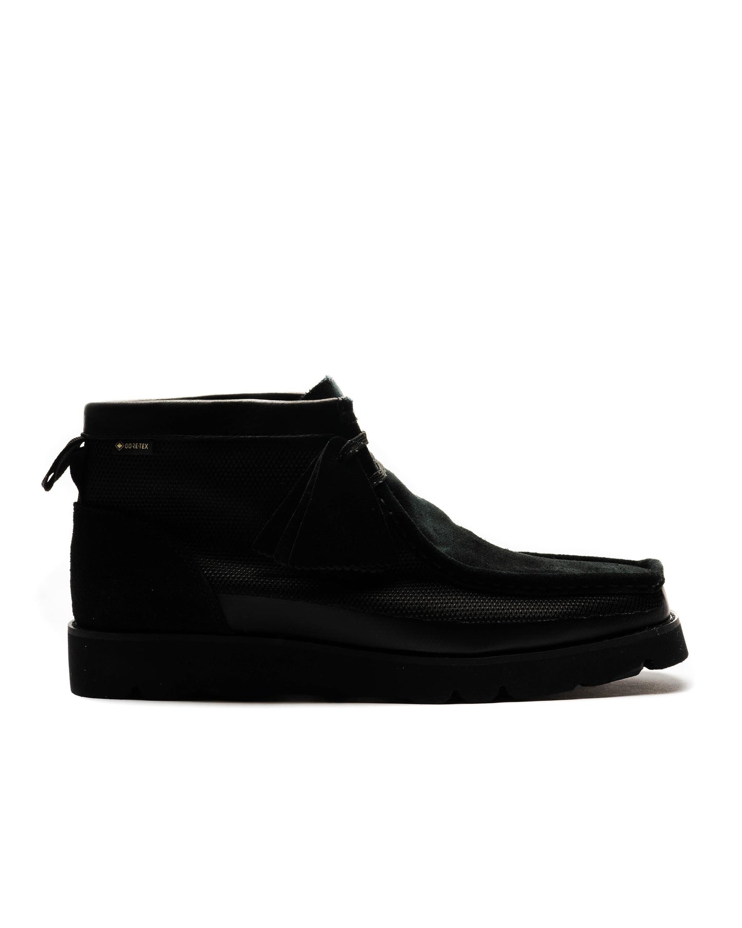 Exclusive Clarks Originals WALLABEE 2.0 Gore-Tex — 3 — Front View