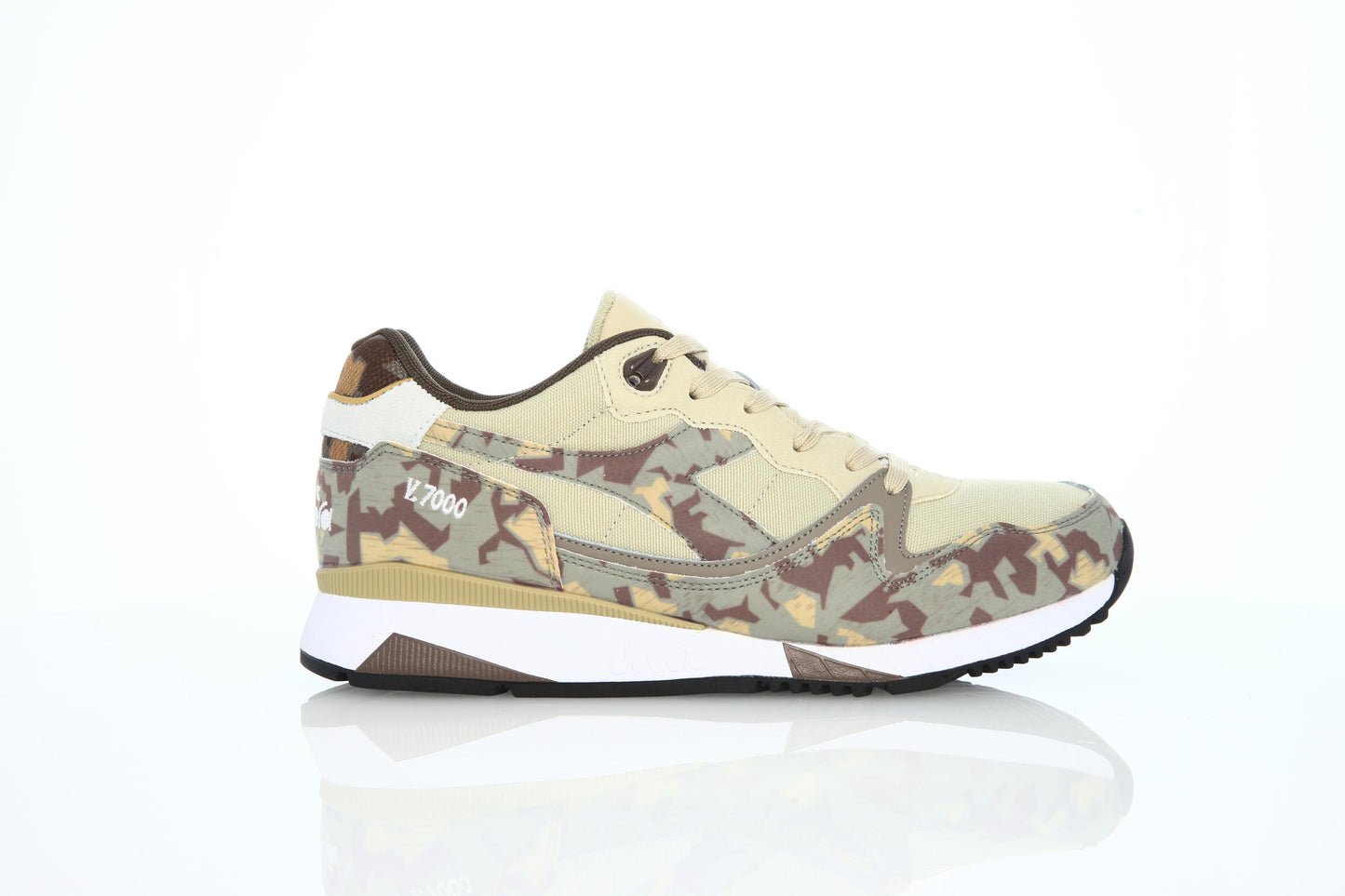 Exclusive Diadora V7000 CAMO "Beige Mojave Desert" — 1.5 — Front View