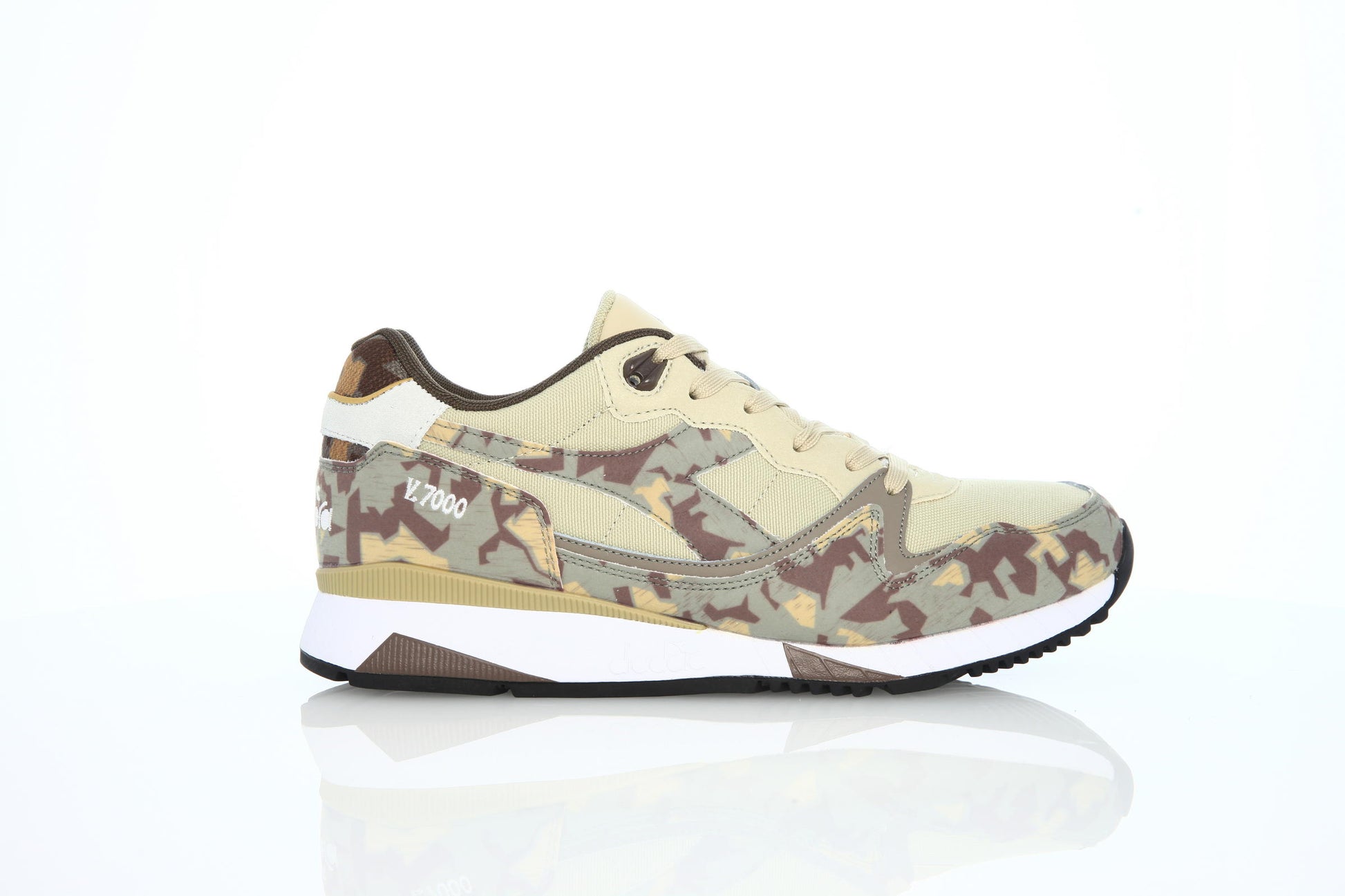 Exclusive Diadora V7000 CAMO "Beige Mojave Desert" — 1.5 — Front View