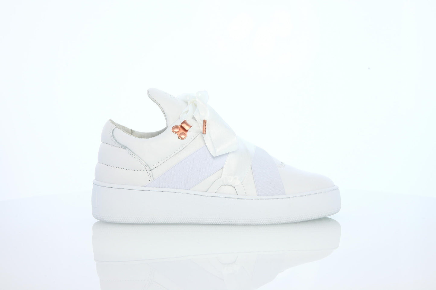 Exclusive Filling Pieces Mountain Cut Leather Bow "White" — 5.5 — Front View