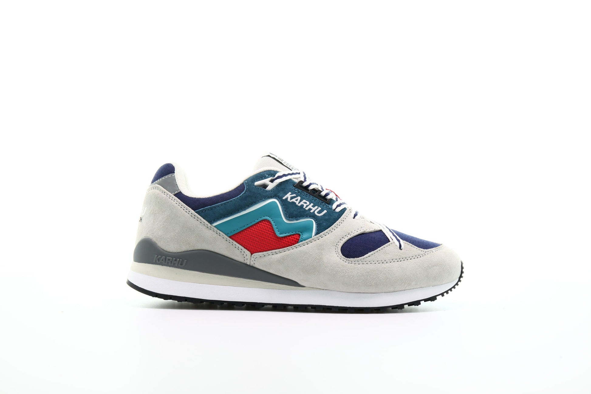 Exclusive Karhu Synchron Classic Rally Pack "Glacier Gray" — 4 — Front View