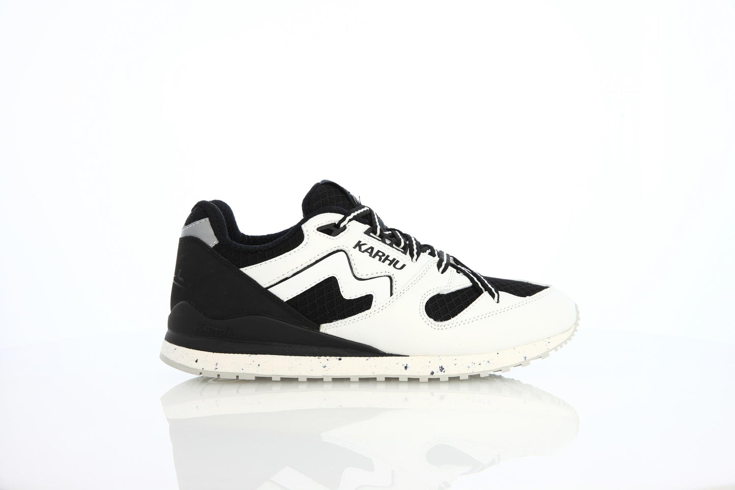 Exclusive Karhu x Paavo Synchron Classic — 4 — Front View