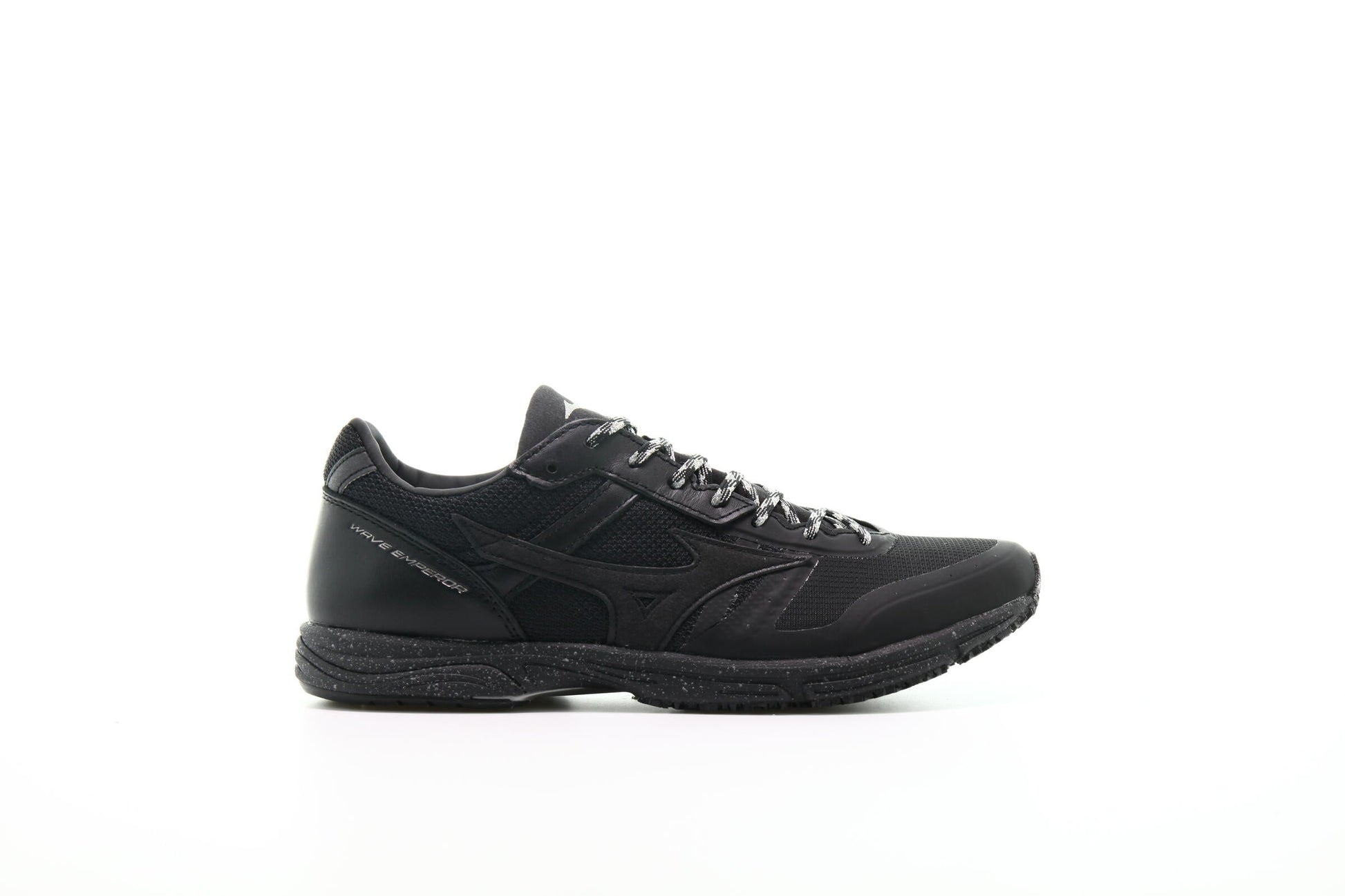 Exclusive Mizuno Wave Emperor Tech "Black" — 5 — Front View