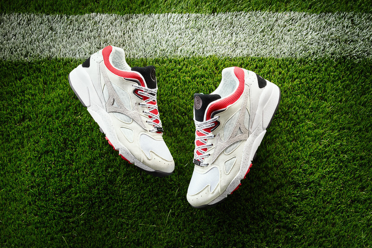 Exclusive Mizuno x AFEW x Fortuna Sky Medal "Heimat" — 5 — Front View