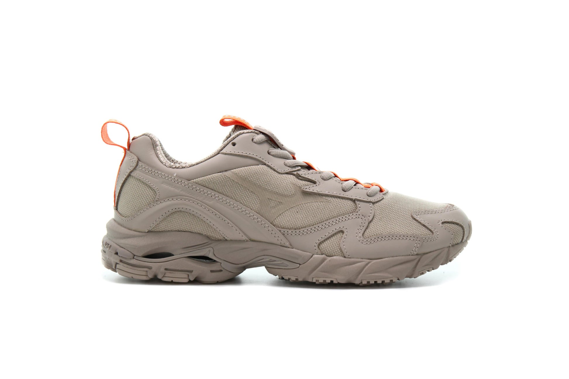 Exclusive Mizuno x BEAMS WAVE RIDER 10 "WOOD ASH" — 5 — Front View