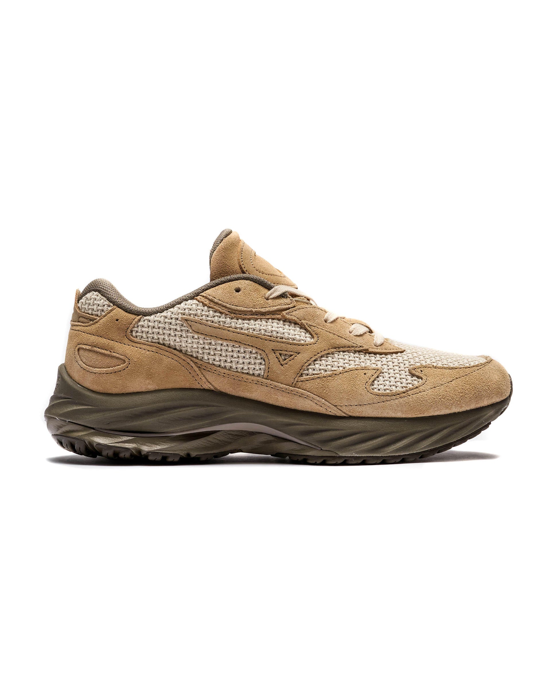 Exclusive Mizuno x Beams Wave Rider ß — 5 — Front View