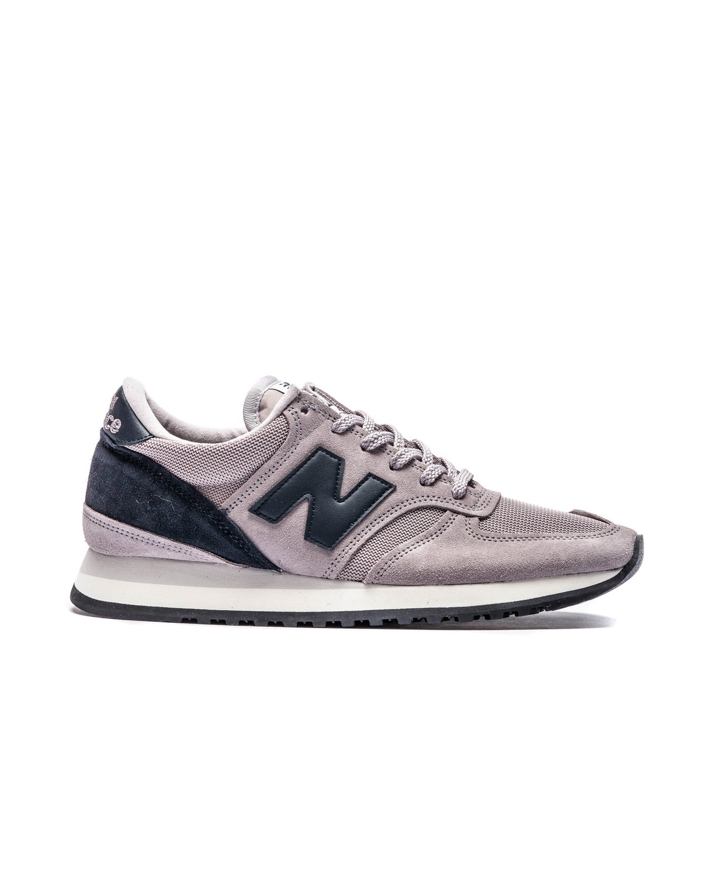 Exclusive New Balance M 730 GGN — 4 — Front View