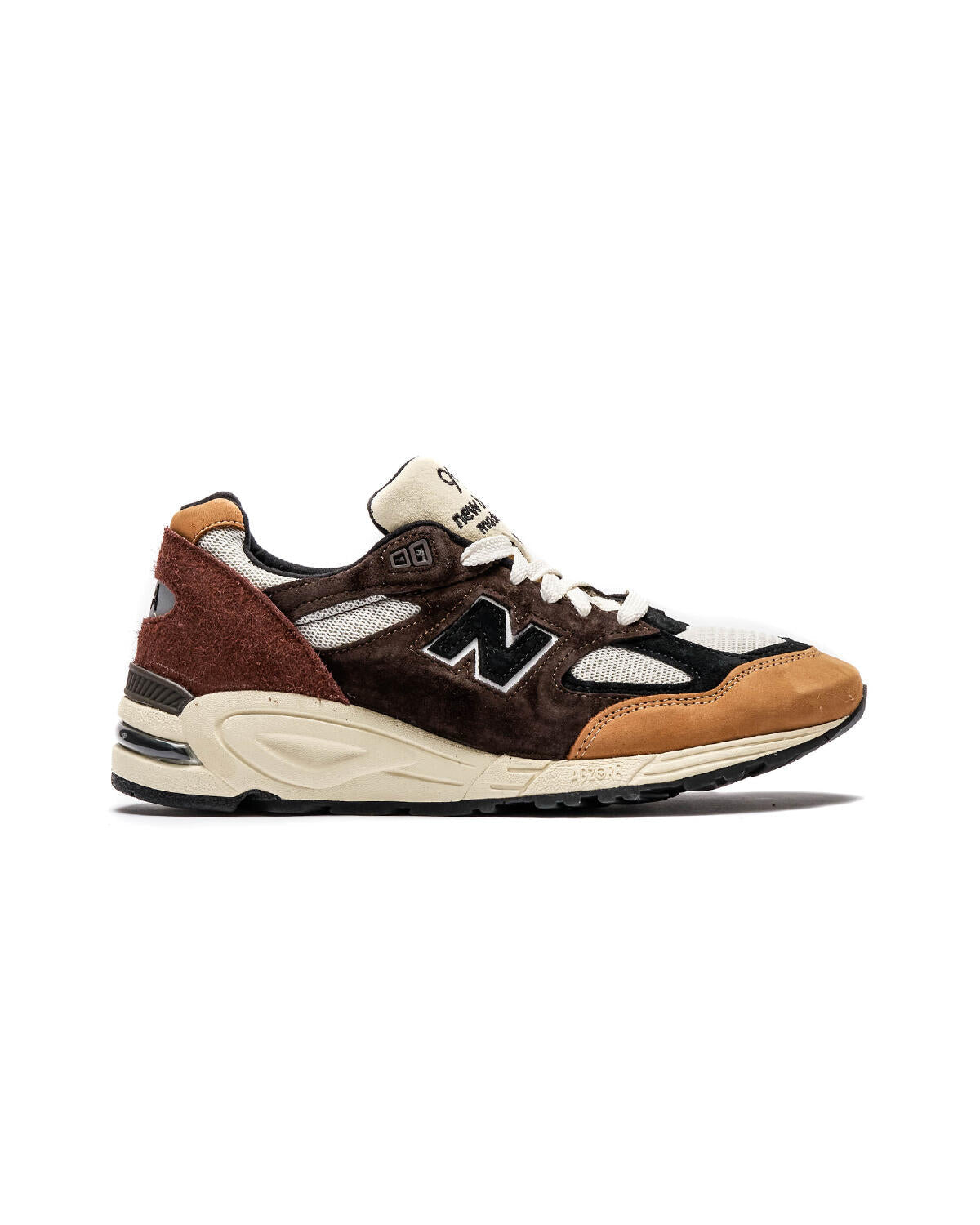 Exclusive New Balance M 990 BB2 — 4 — Front View
