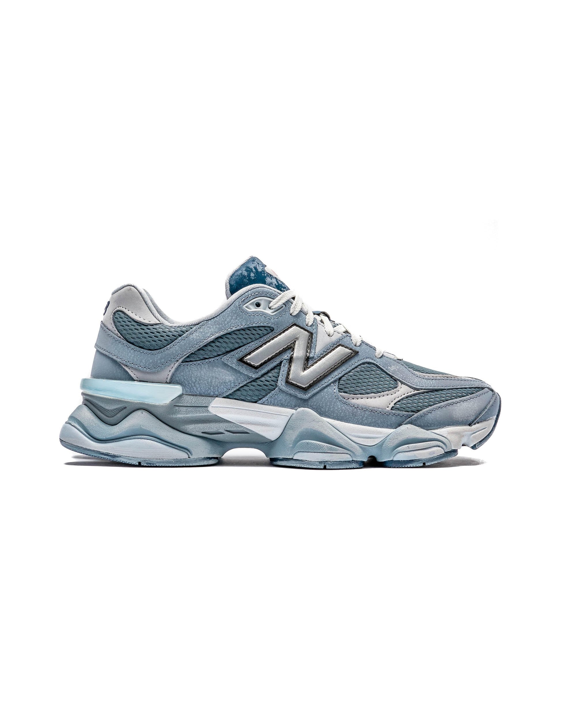 Exclusive New Balance U 9060 MD1 — 4 — Front View
