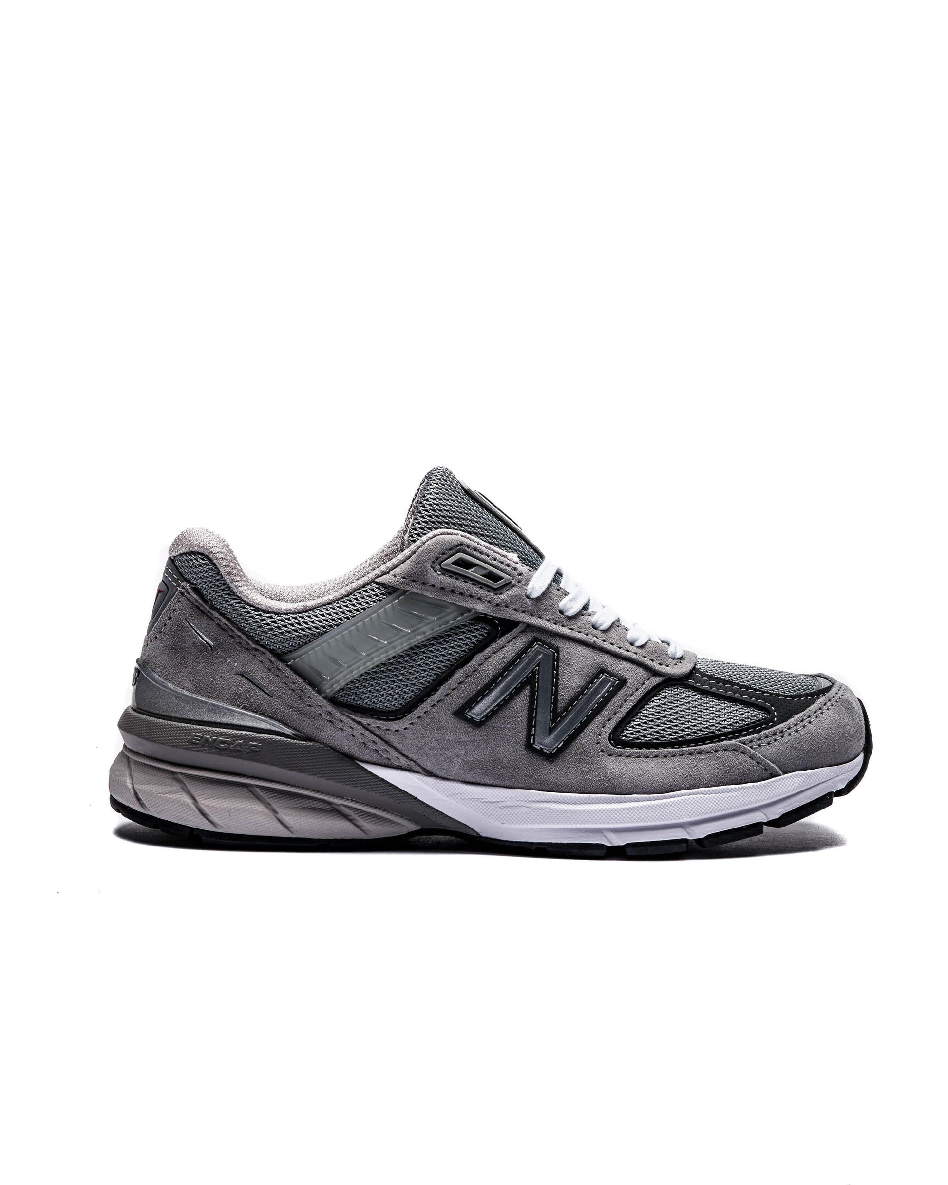 Exclusive New Balance WMNS W 990 GL5 — 3 — Front View