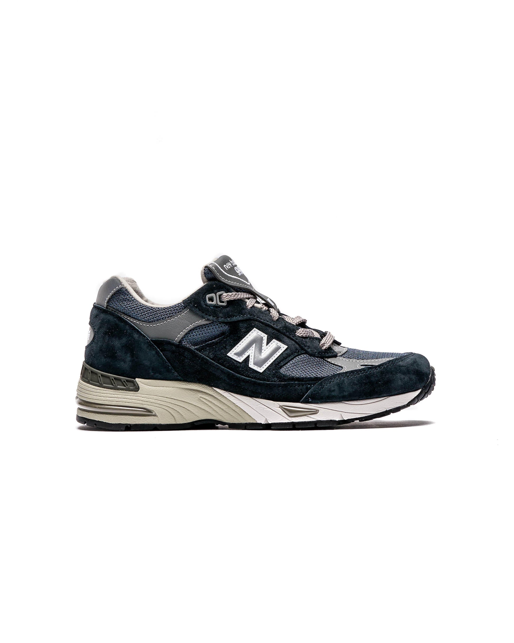 Exclusive New Balance WMNS W 991 NV — 3 — Front View
