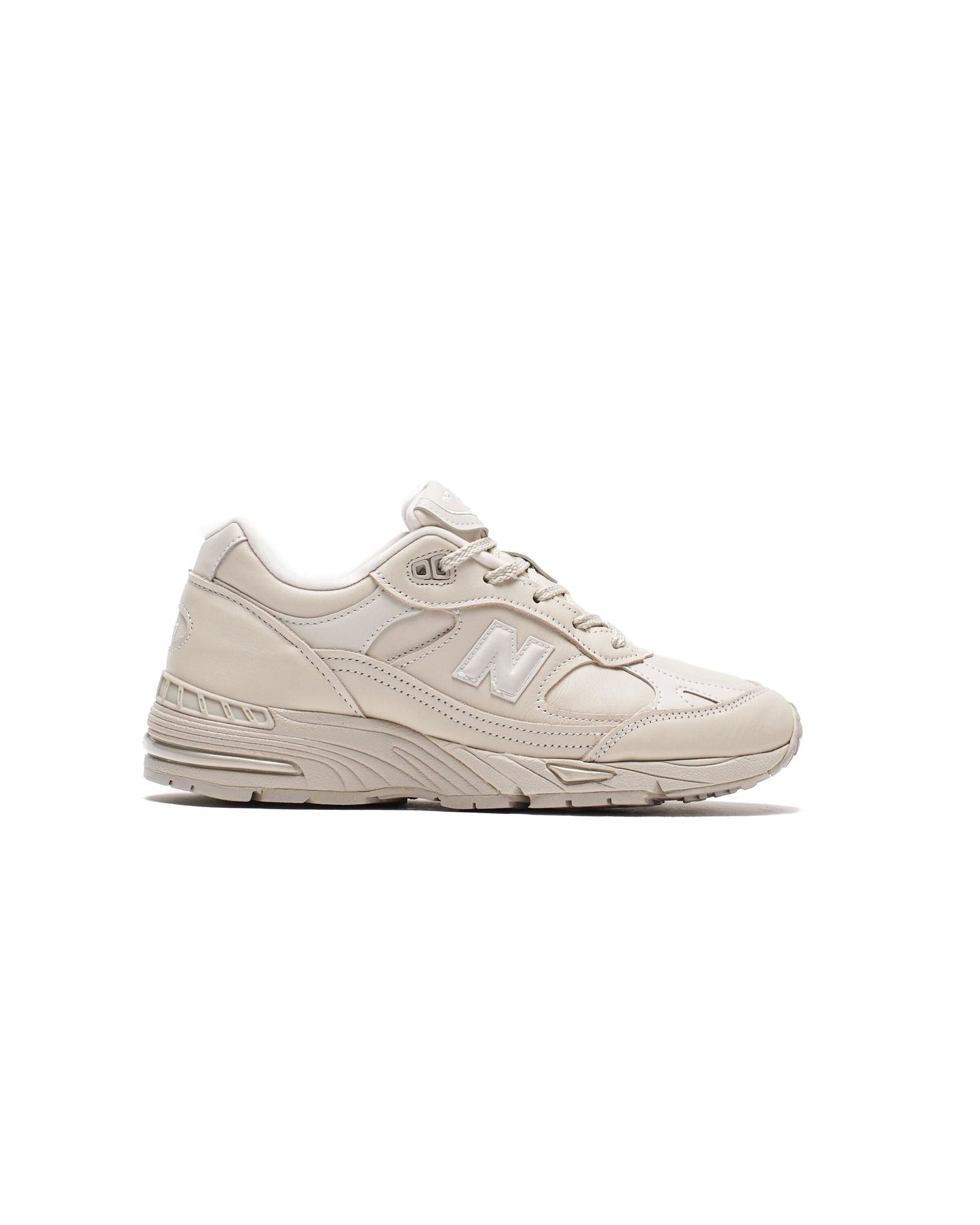 Exclusive New Balance WMNS W 991 OW - Made in UK — 3 — Front View